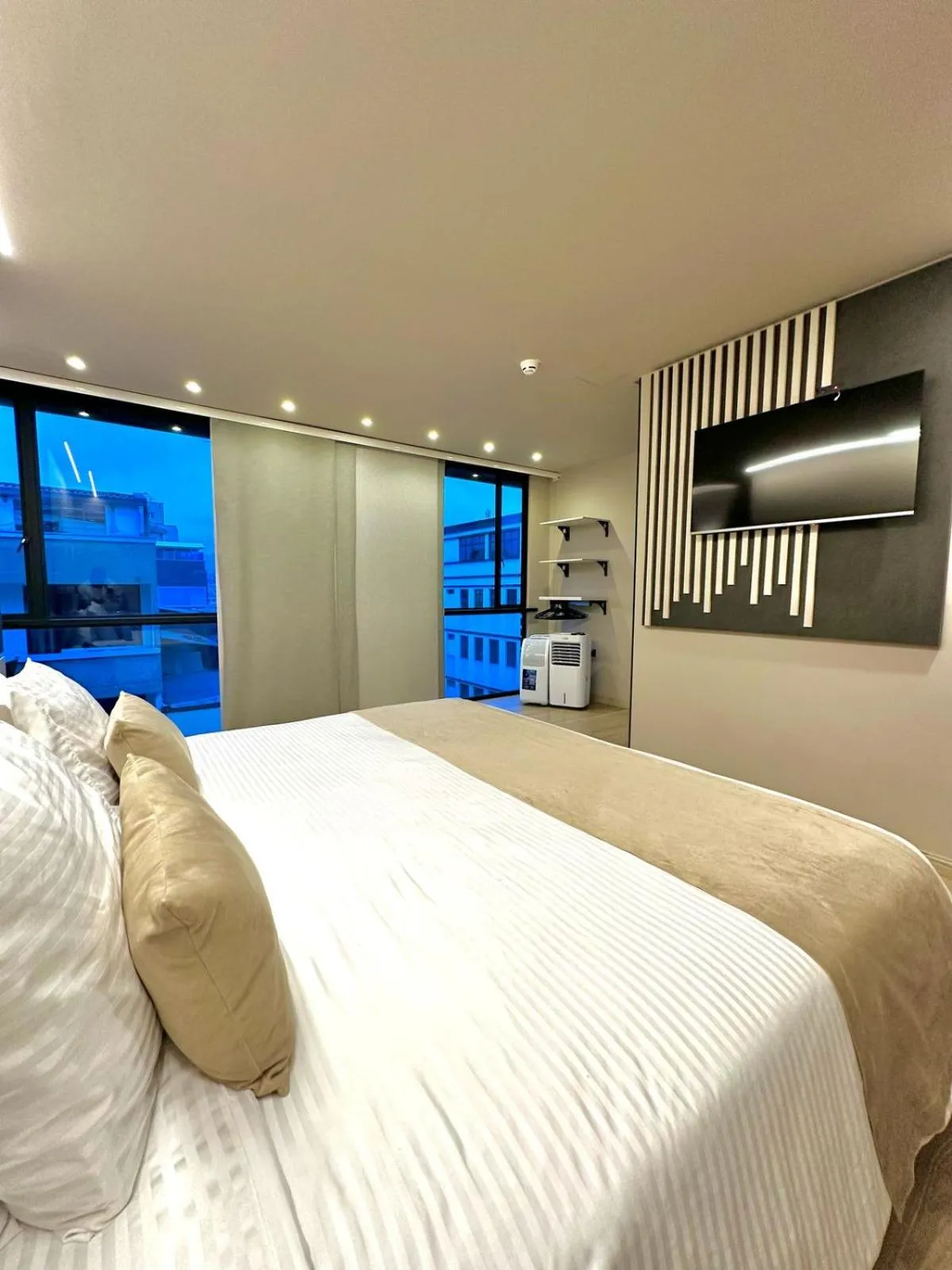 Bed in Balmoral Plaza Hotel