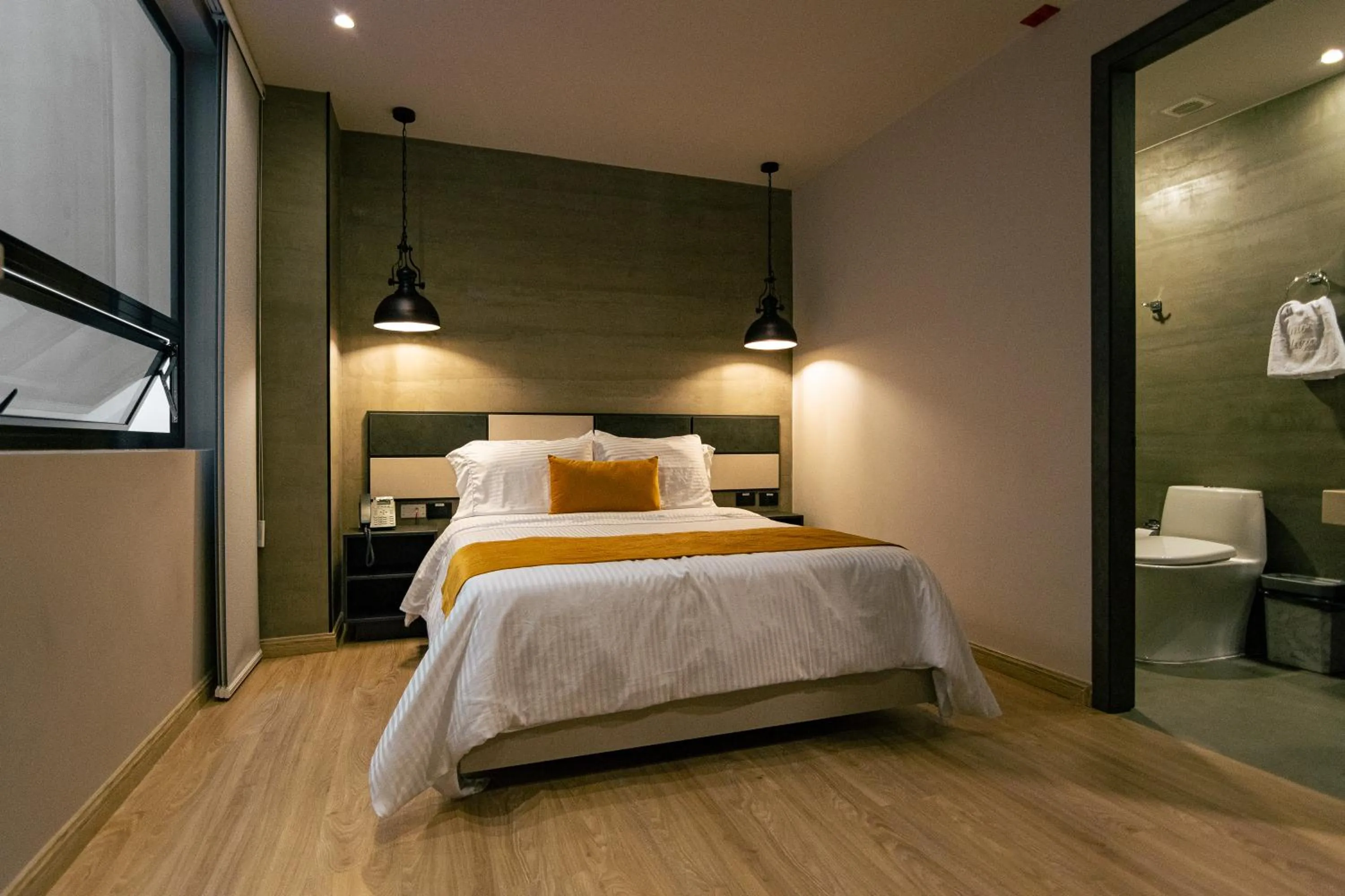 Bed in Balmoral Plaza Hotel