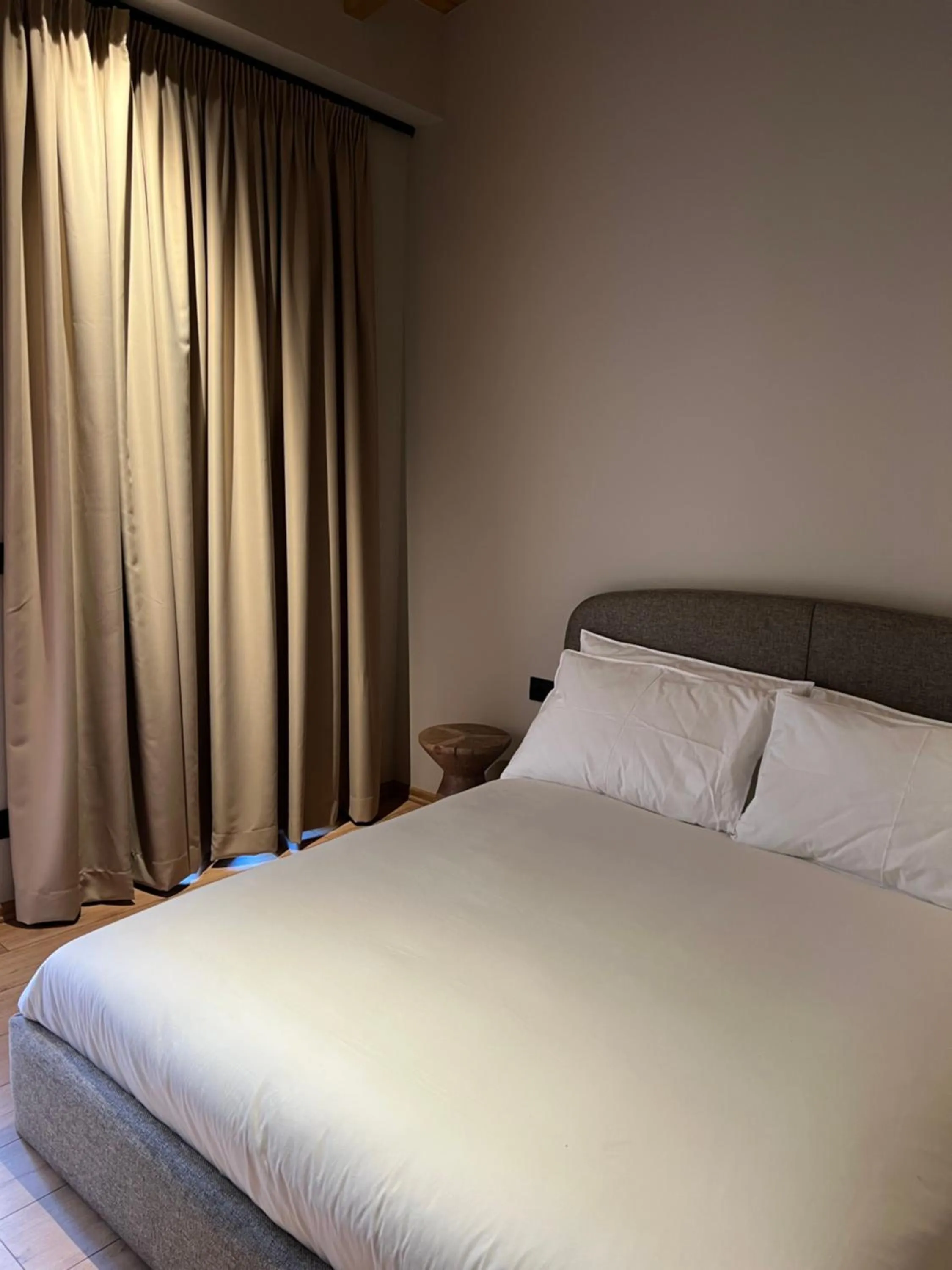 Bed in Faces & Places Boutique Hotel