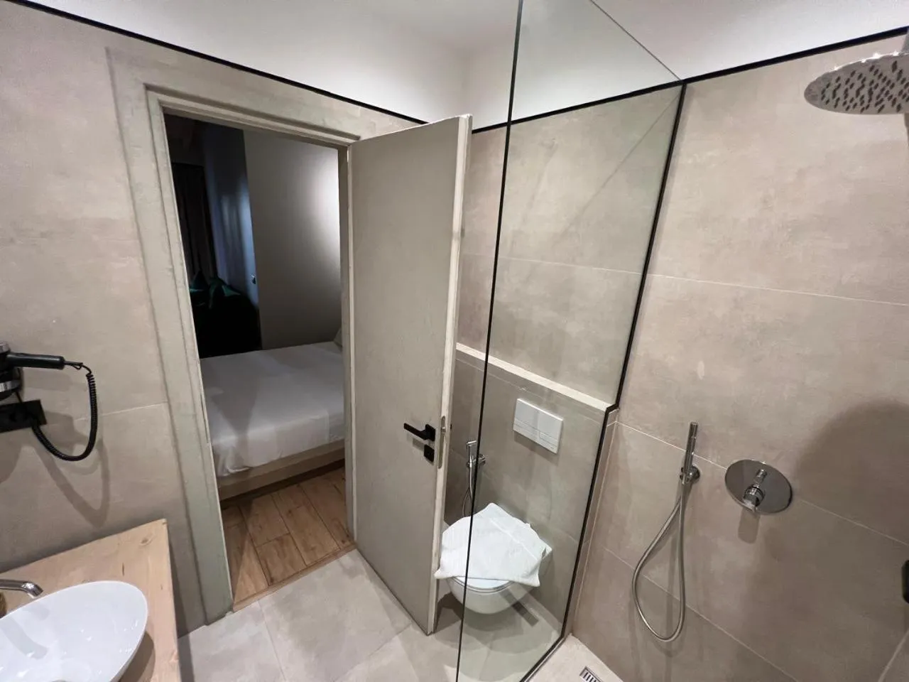 Faces & Places Boutique Hotel