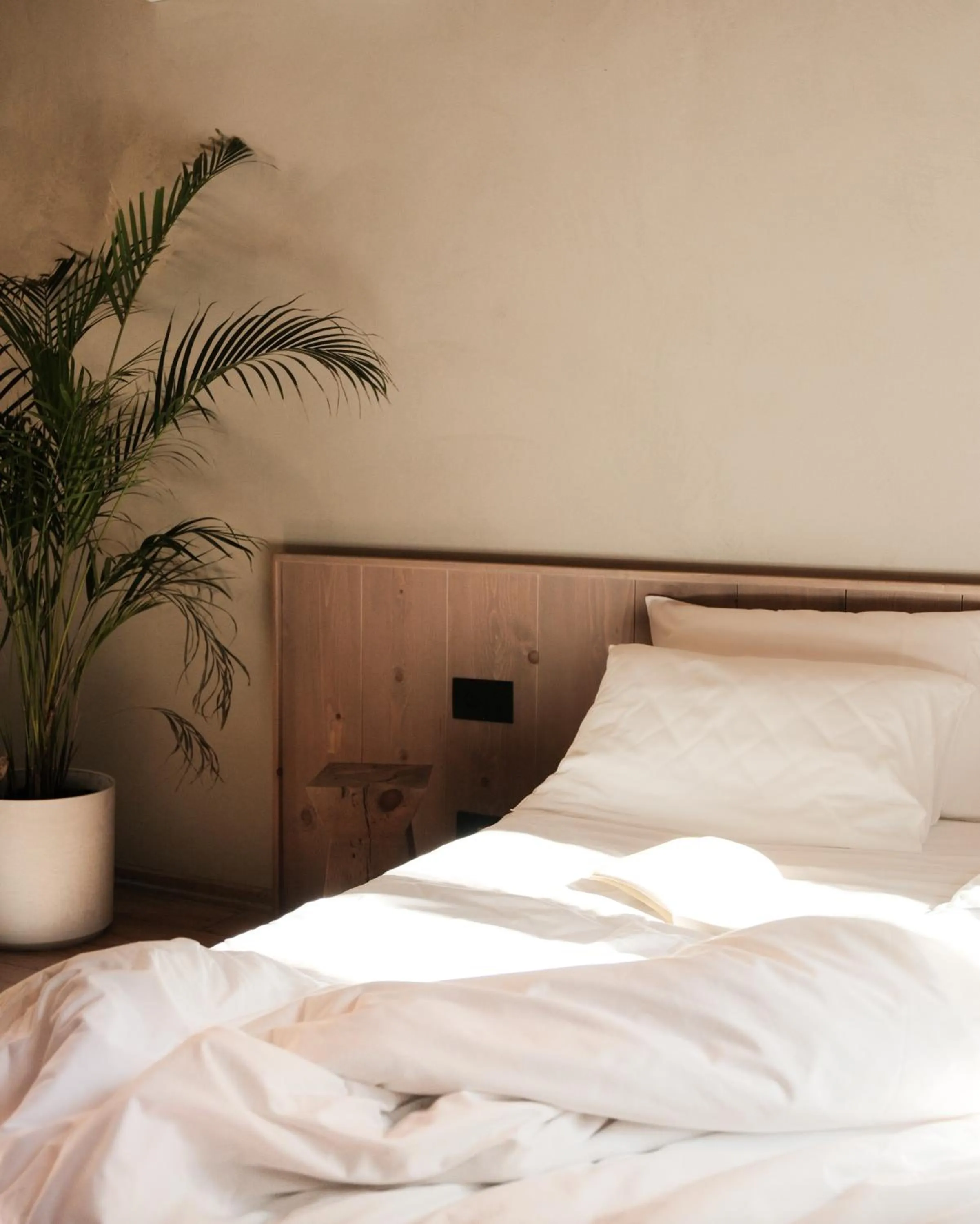 Bed in Faces & Places Boutique Hotel