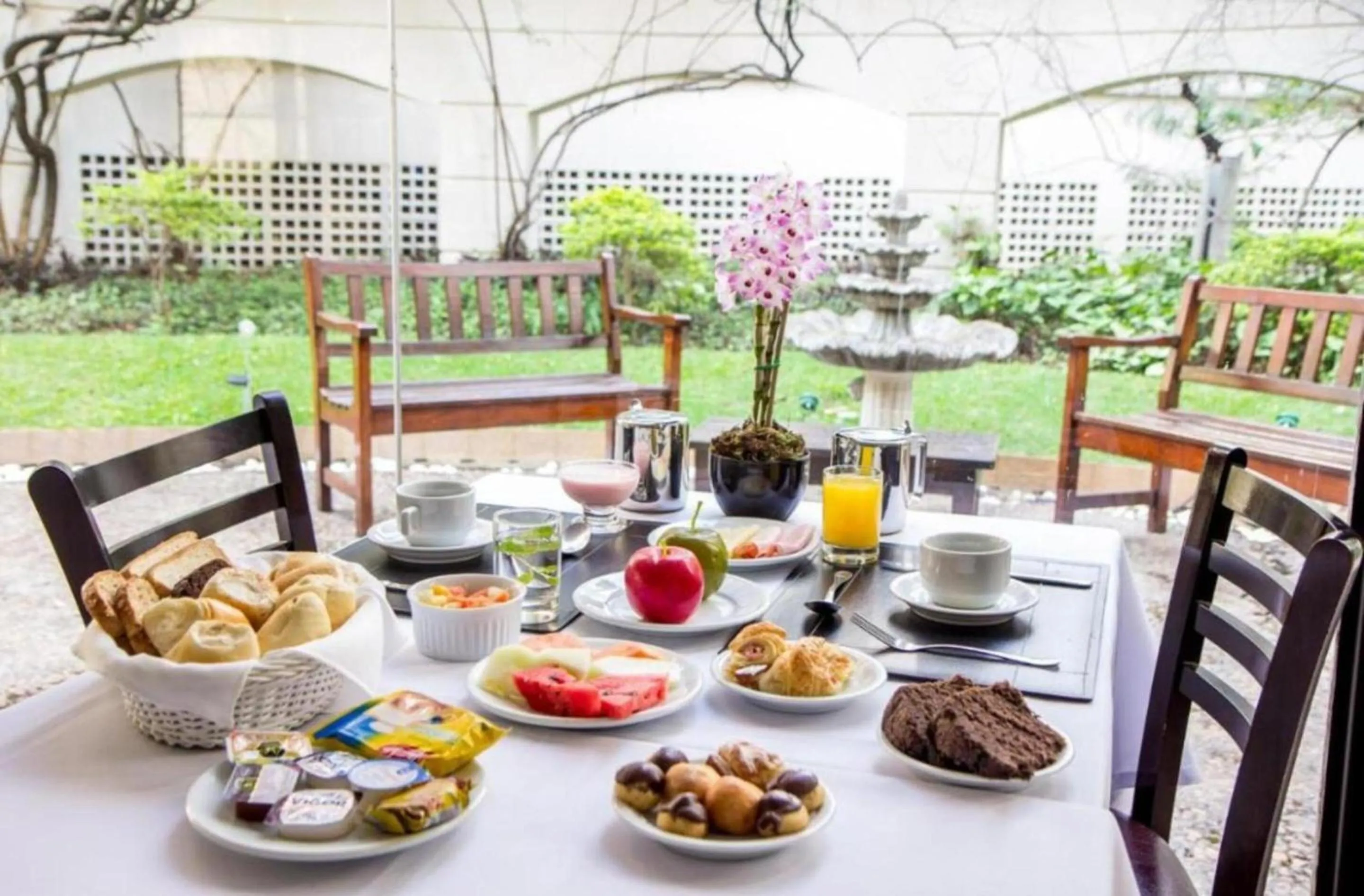 Breakfast in You Stay at Vila Olimpia - The World