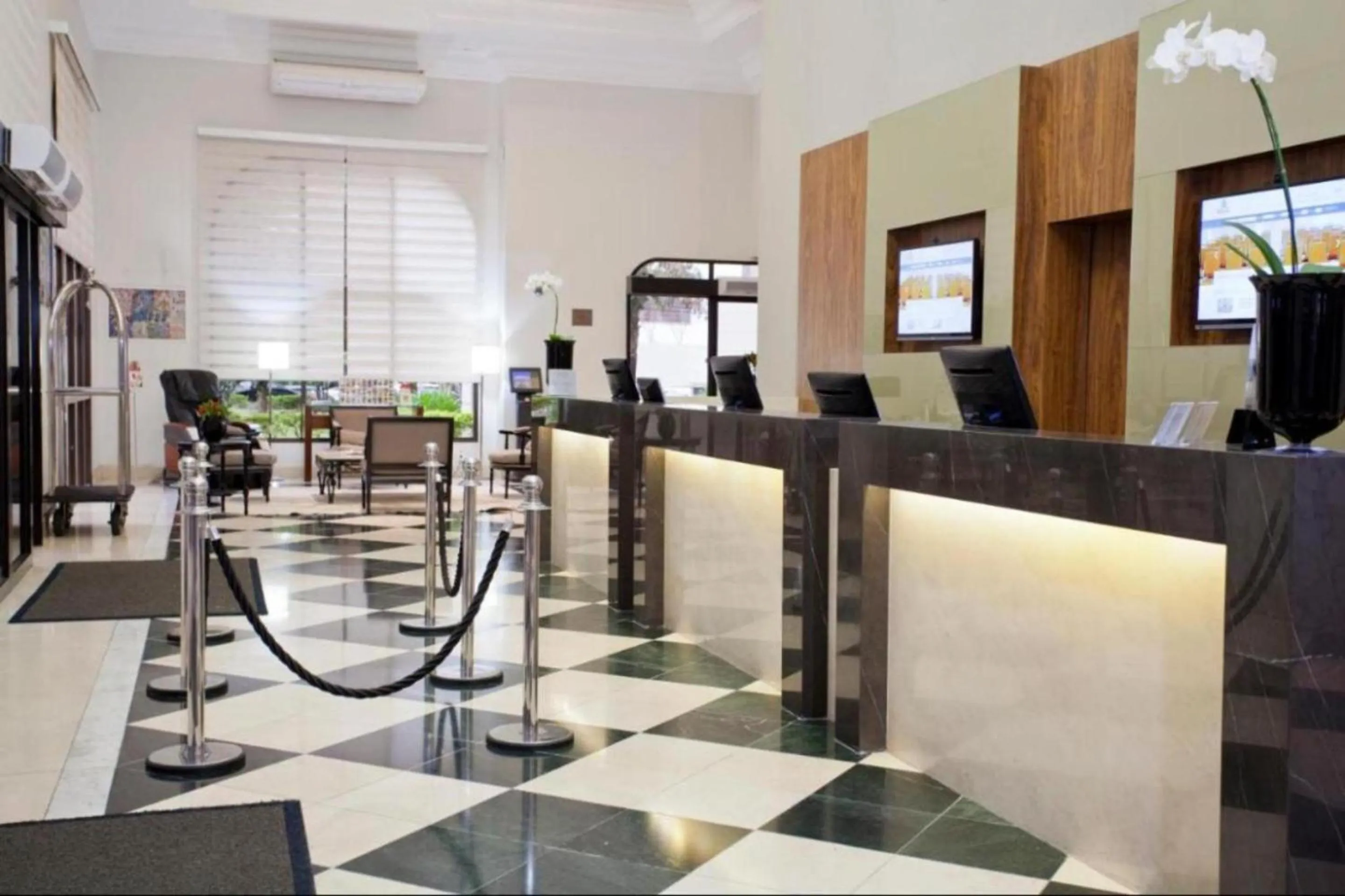 Lobby or reception in You Stay at Vila Olimpia - The World