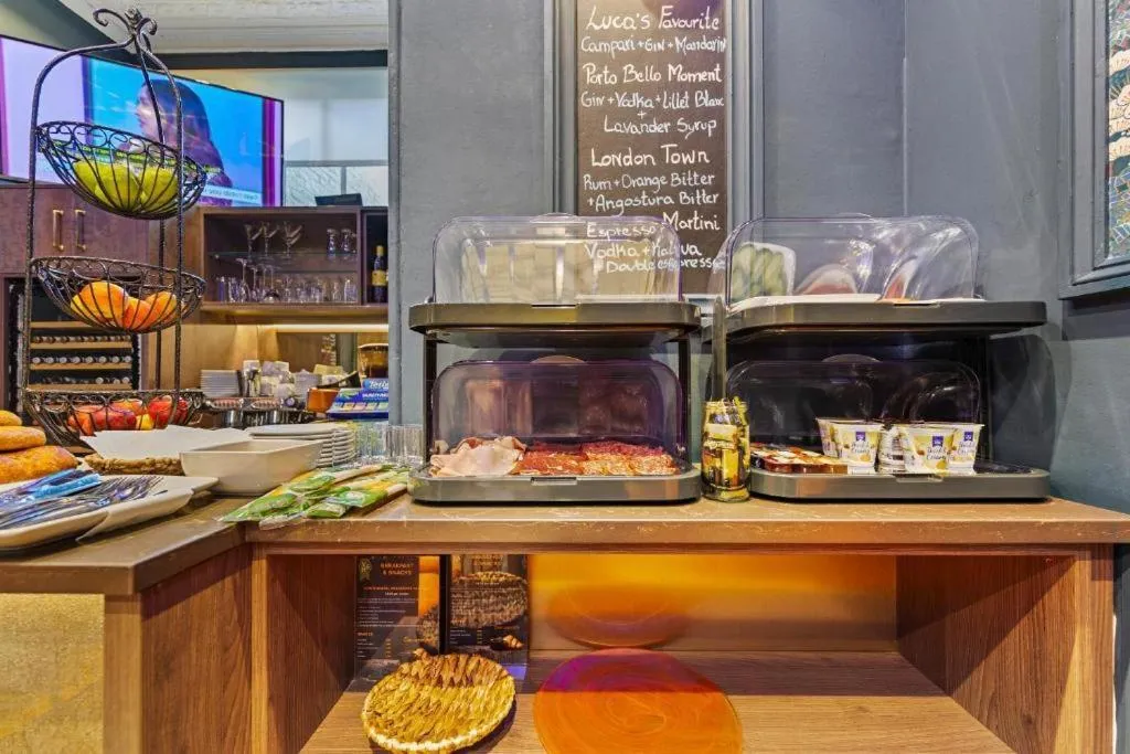 Breakfast in Vancouver Hotel and Studios