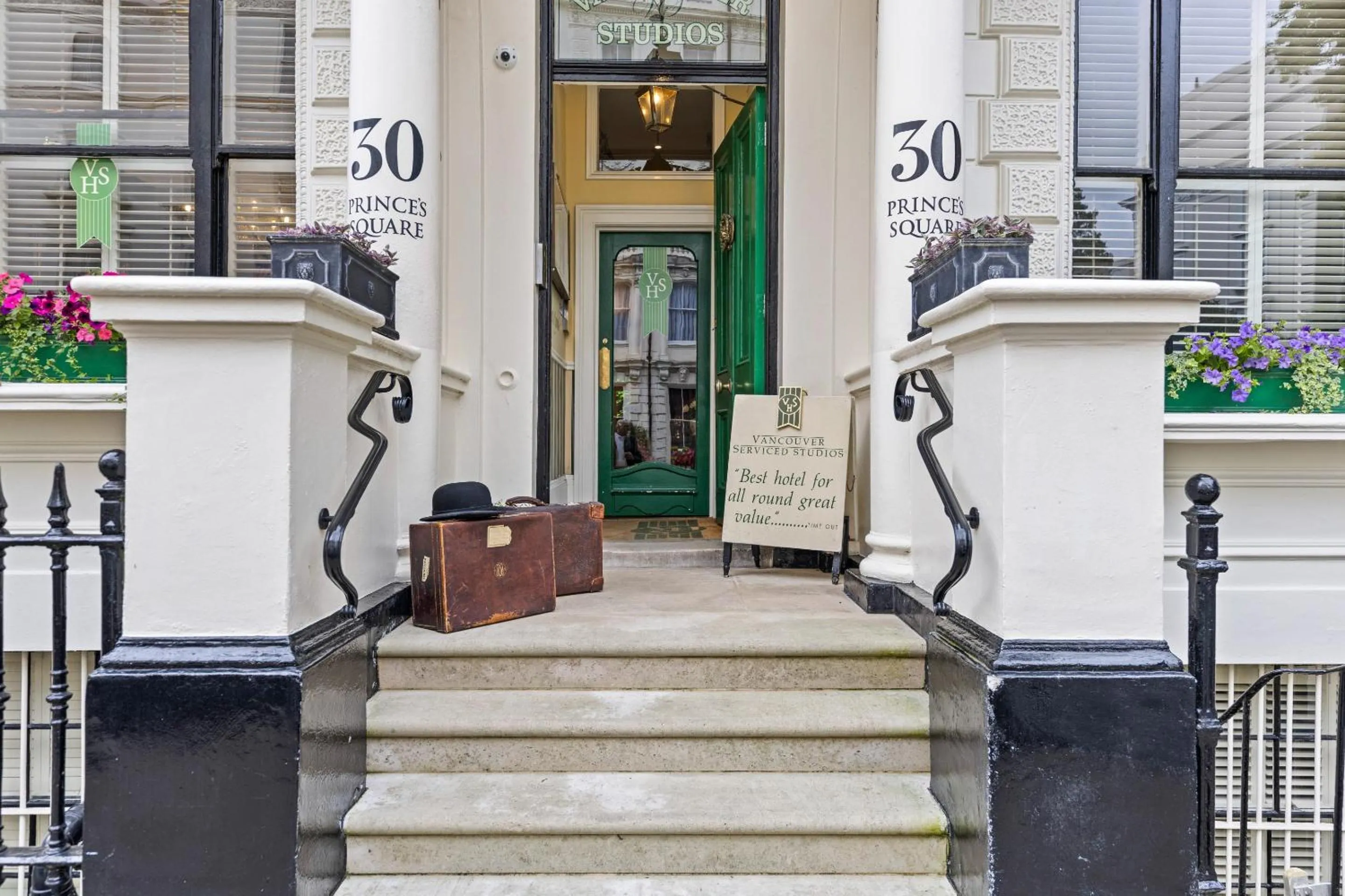 Facade/entrance in Vancouver Hotel and Studios