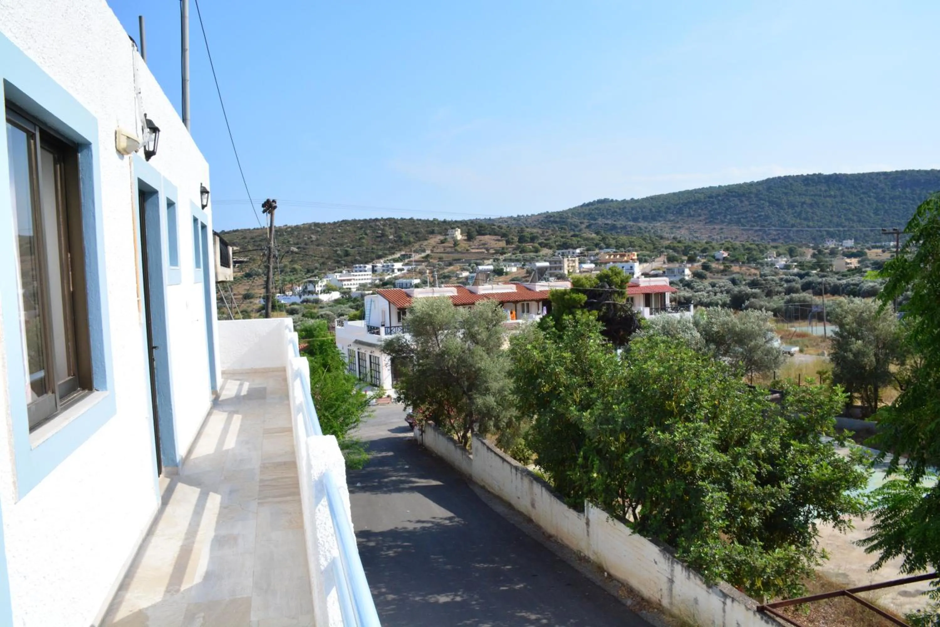 Mountain view in Golden Star Praxitelous