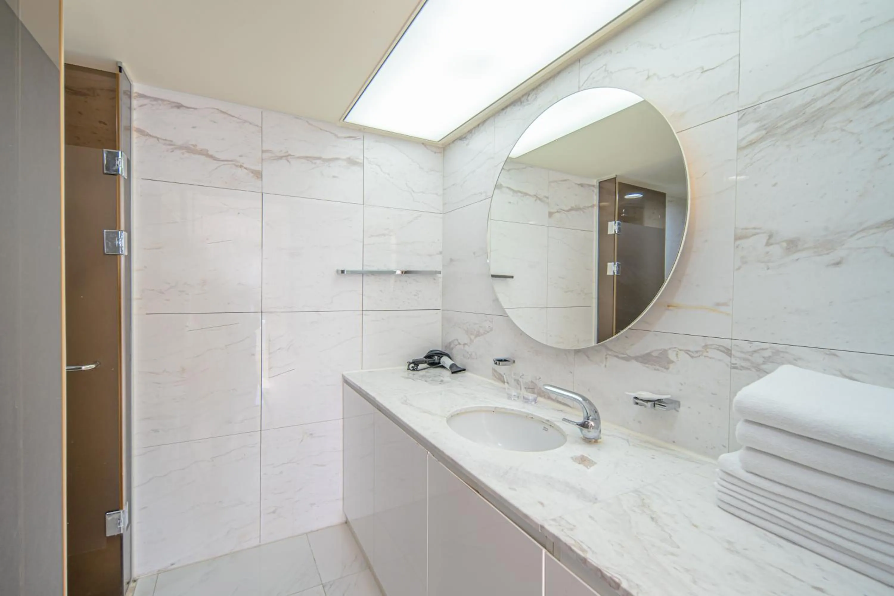 From H Oceanpalace Hotel Jeju