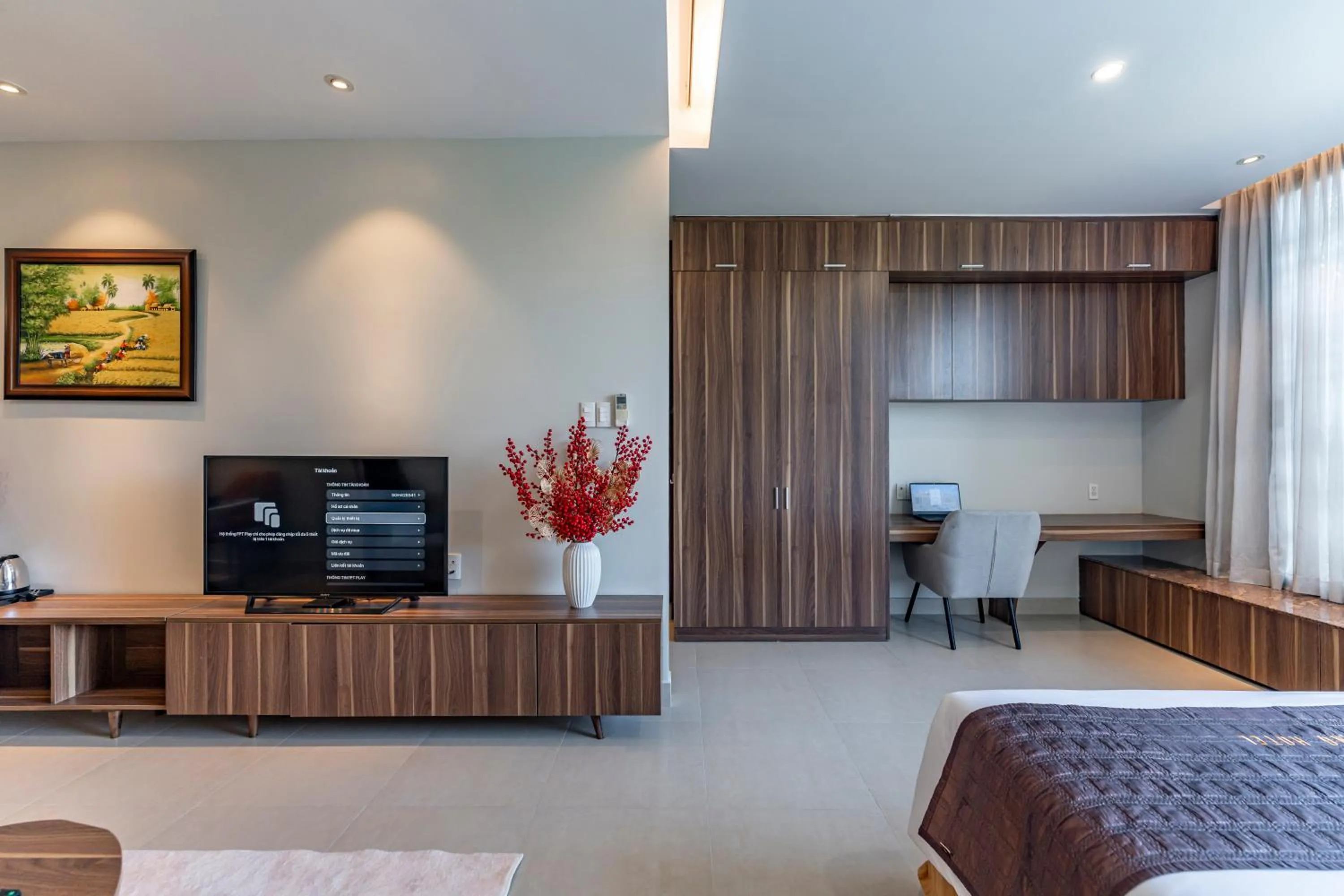 TV and multimedia in Thanh Long Hotel - Apartment