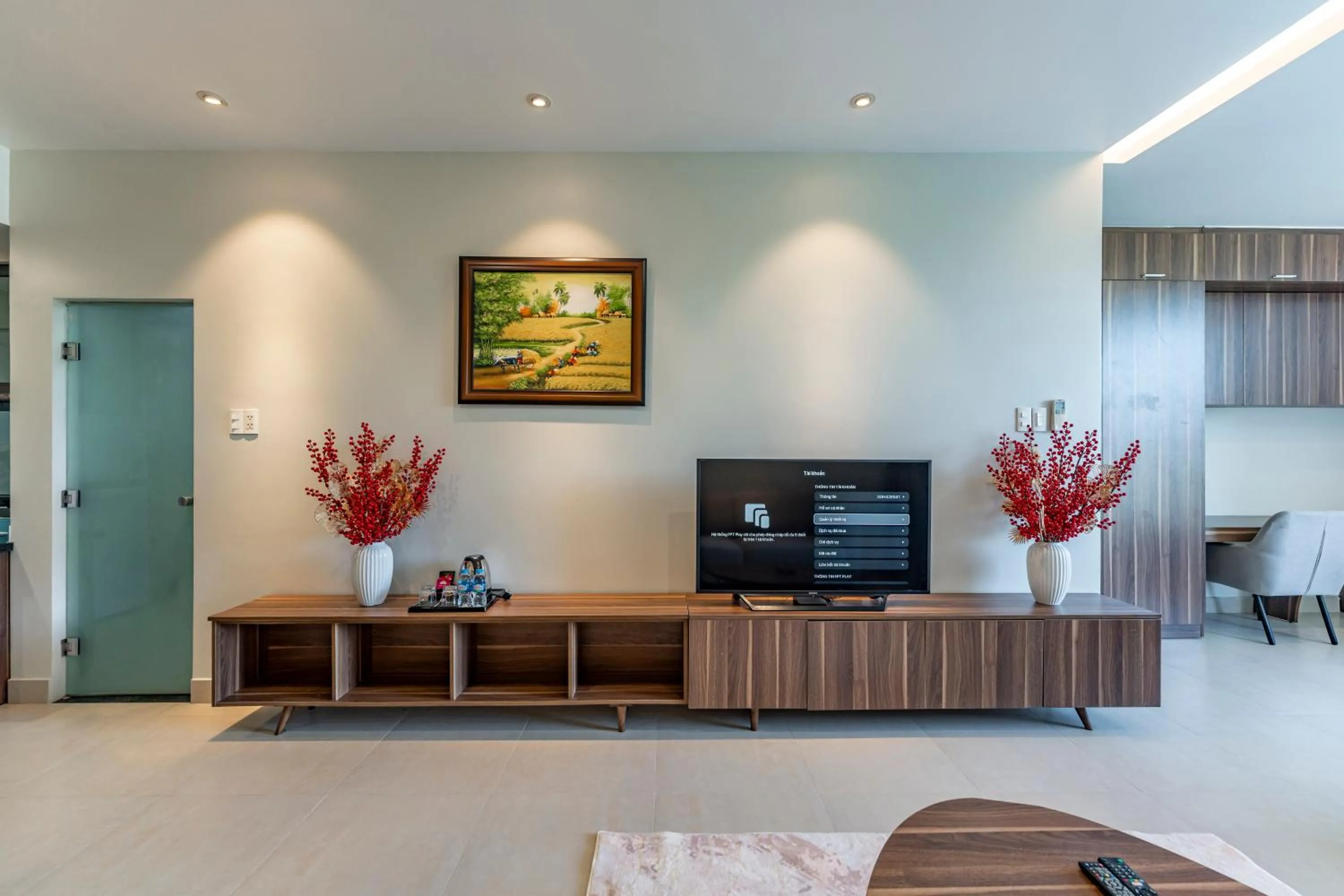 Communal lounge/ TV room in Thanh Long Hotel - Apartment