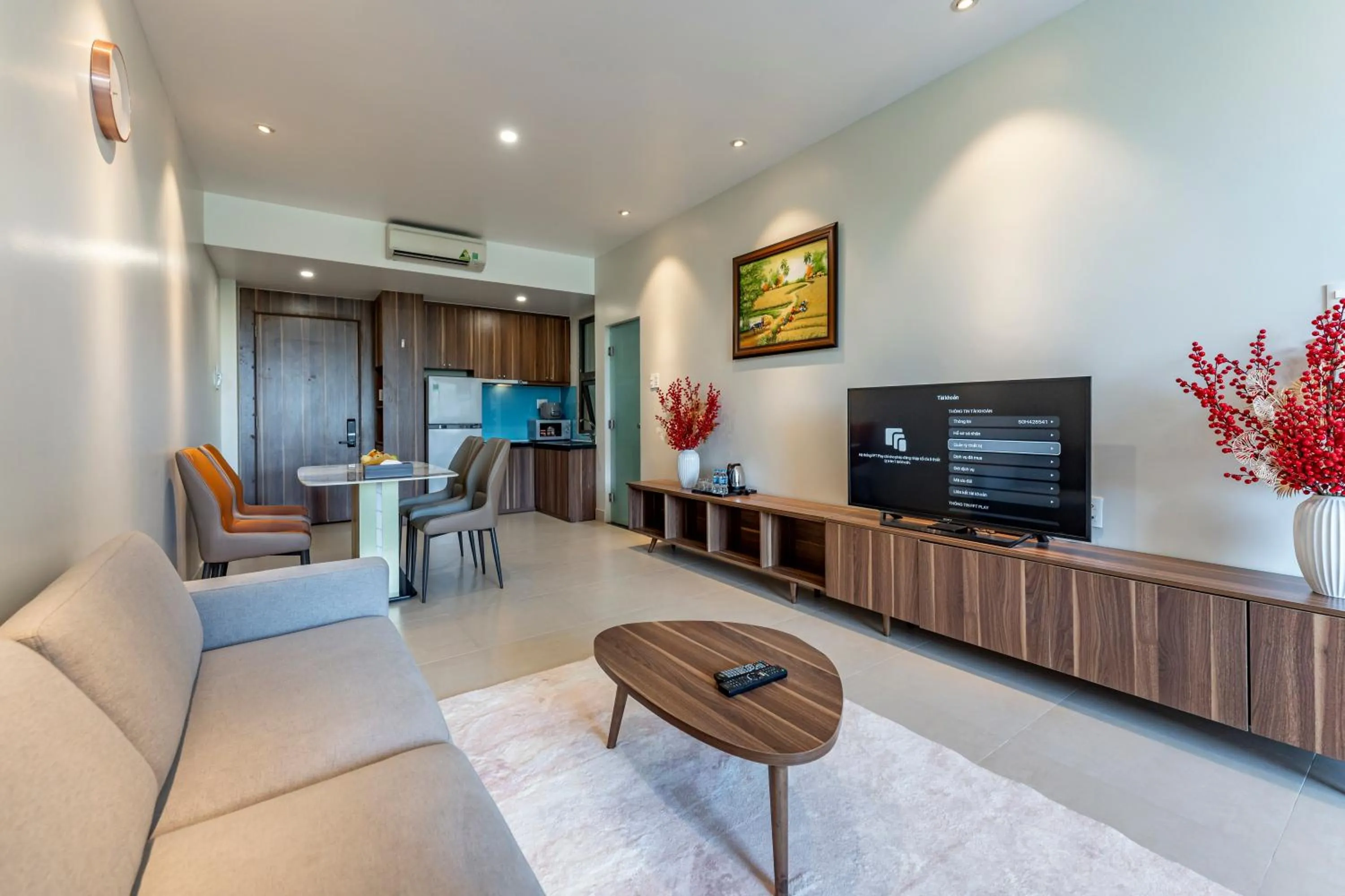 TV and multimedia in Thanh Long Hotel - Apartment