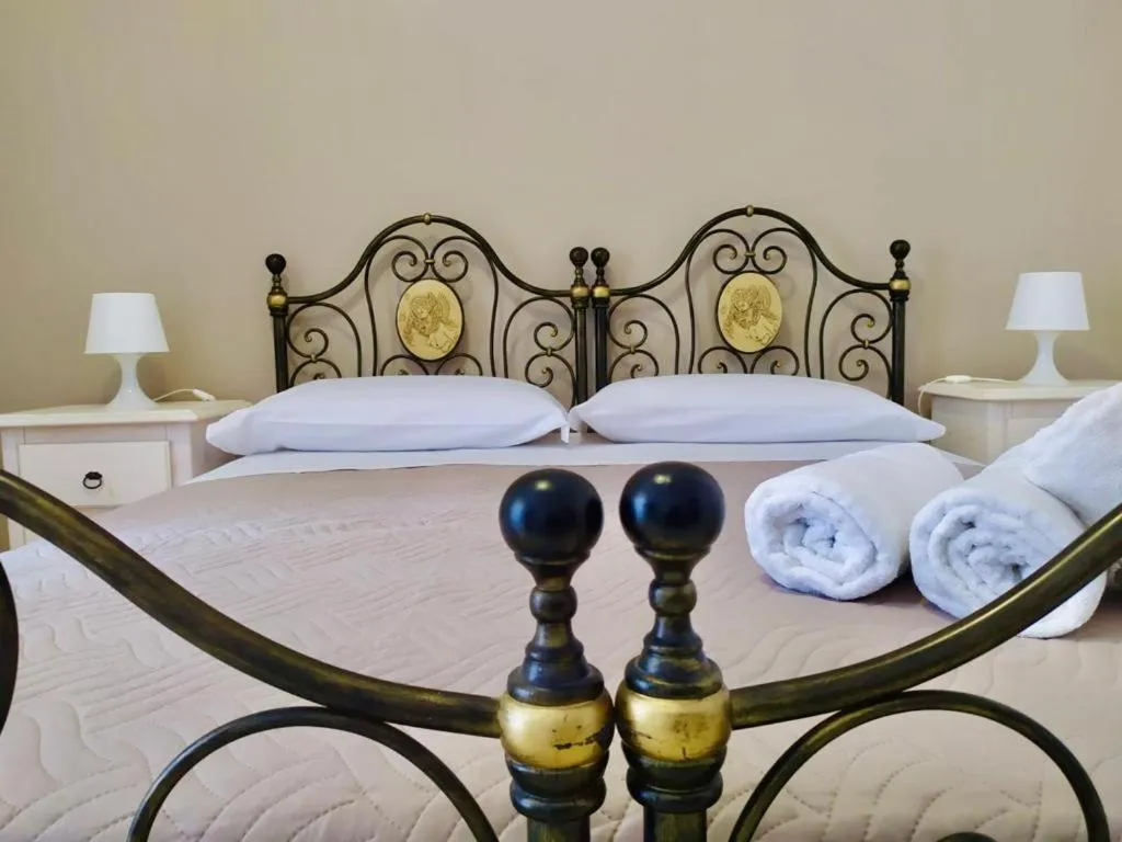 Photo of the whole room, Bed in Città Dei Templi GuestHouse