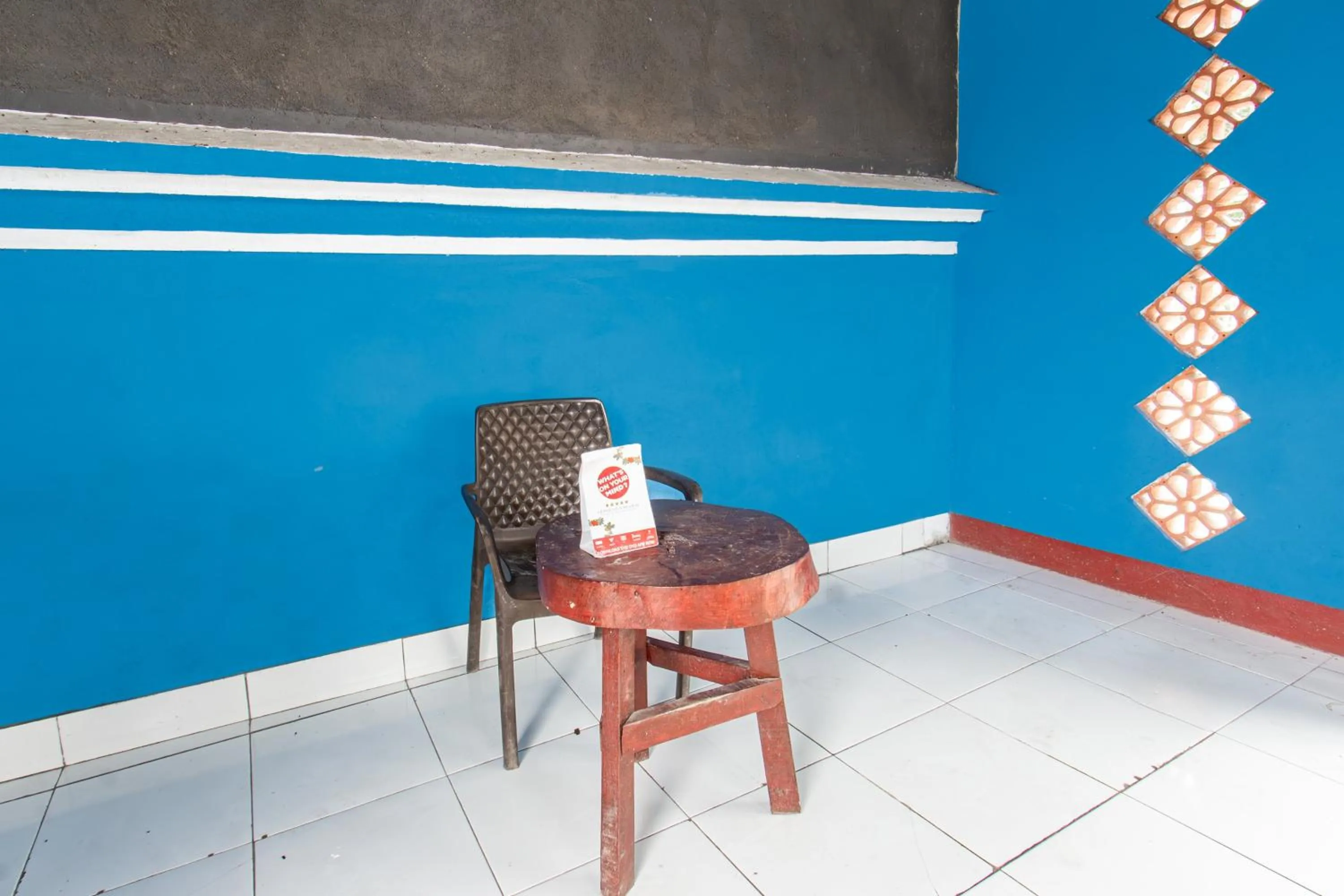 Lobby or reception in Hotel O Penginapan Mekar Sari Near PT. Lombok Menara Energygas