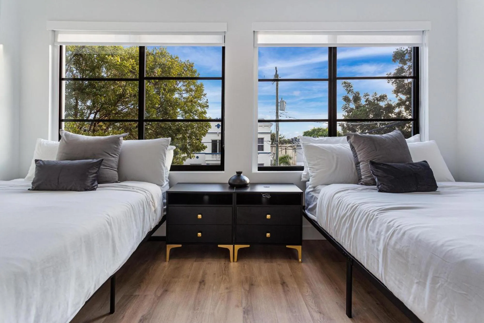 Photo of the whole room, Bed in Lux Retreat By Renzzi