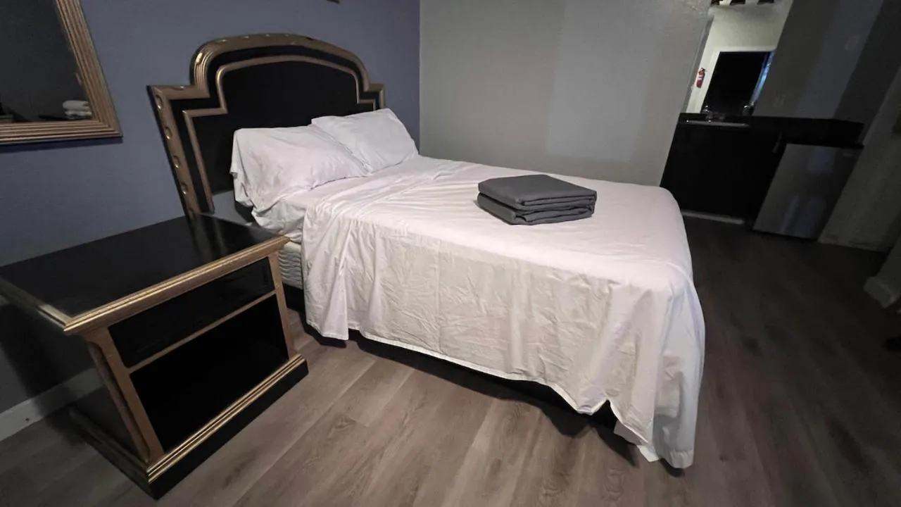 Bed in Texas Lodge Kenedy