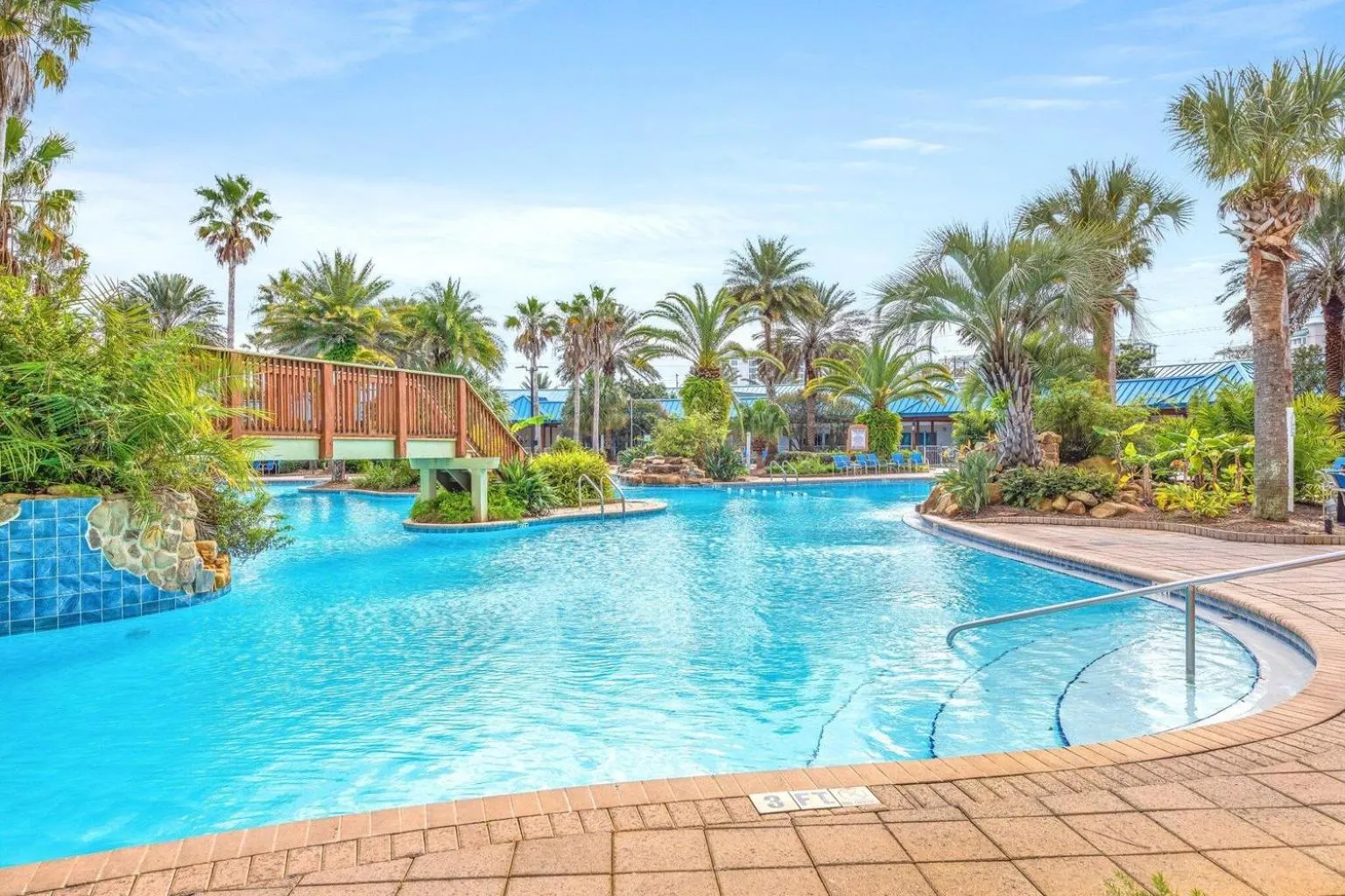 Marvelous 9th Floor Condo Gulf, Pool & Sunset View