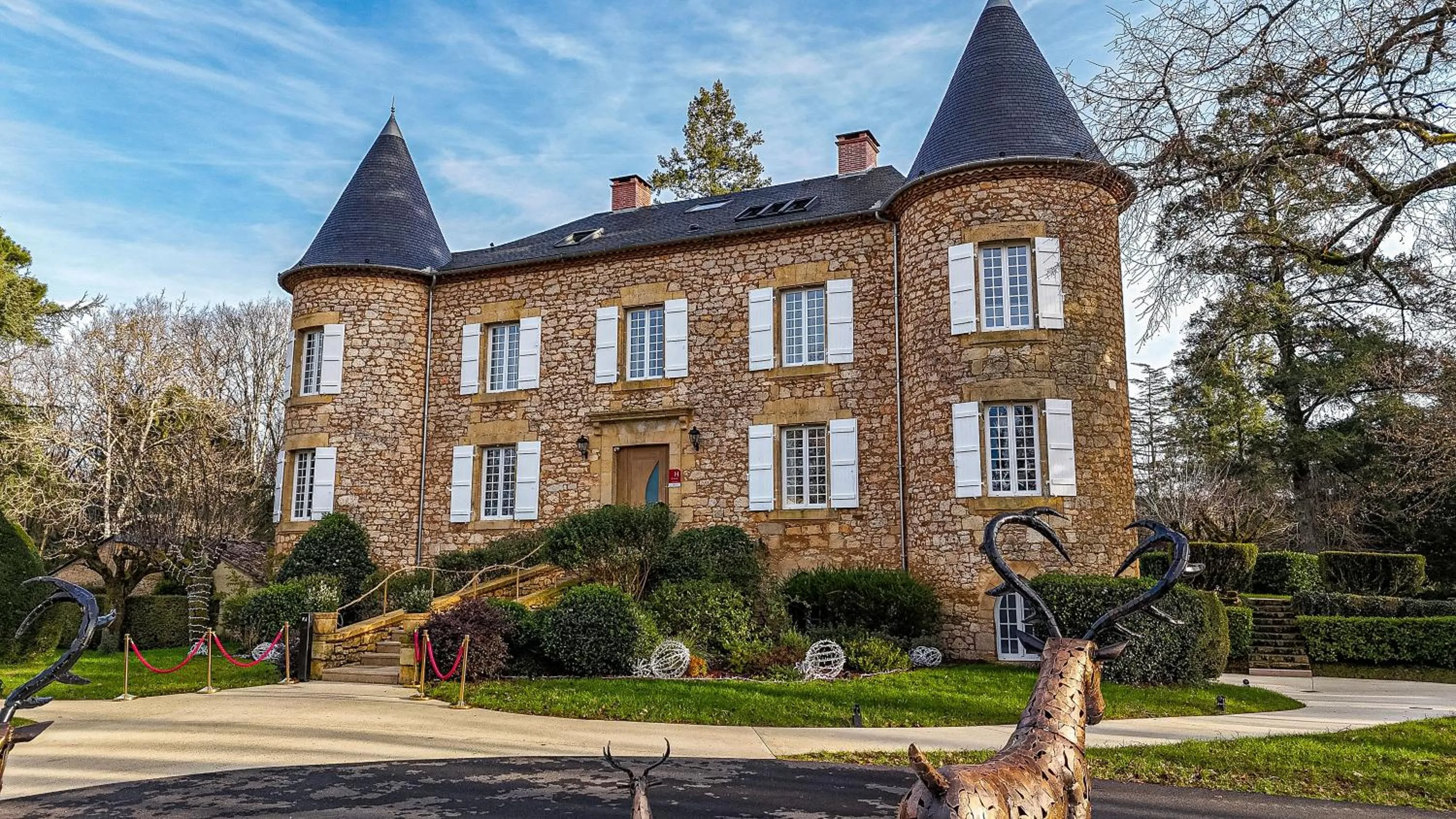 Property building in Château de Maraval
