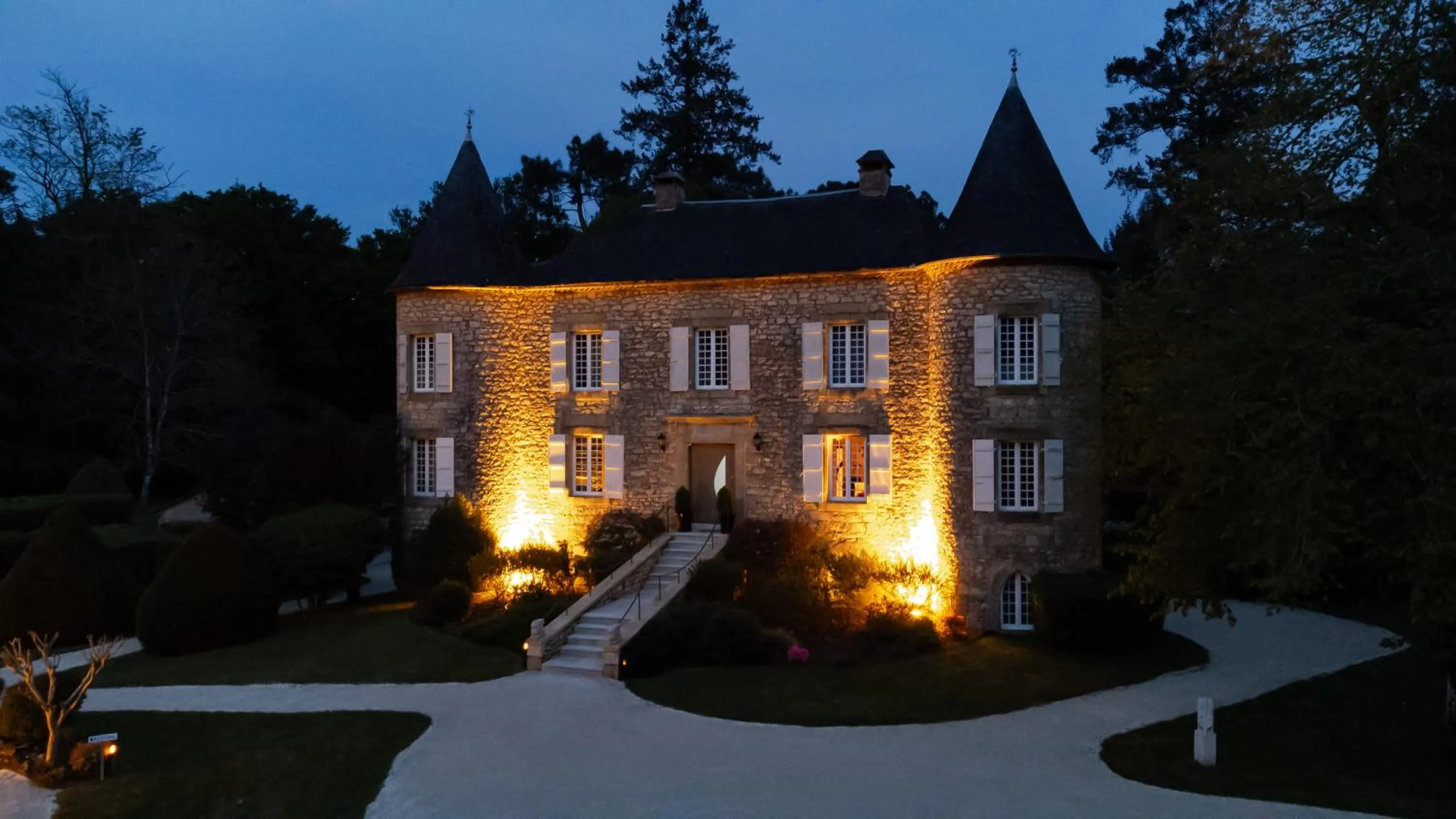 Property building in Château de Maraval