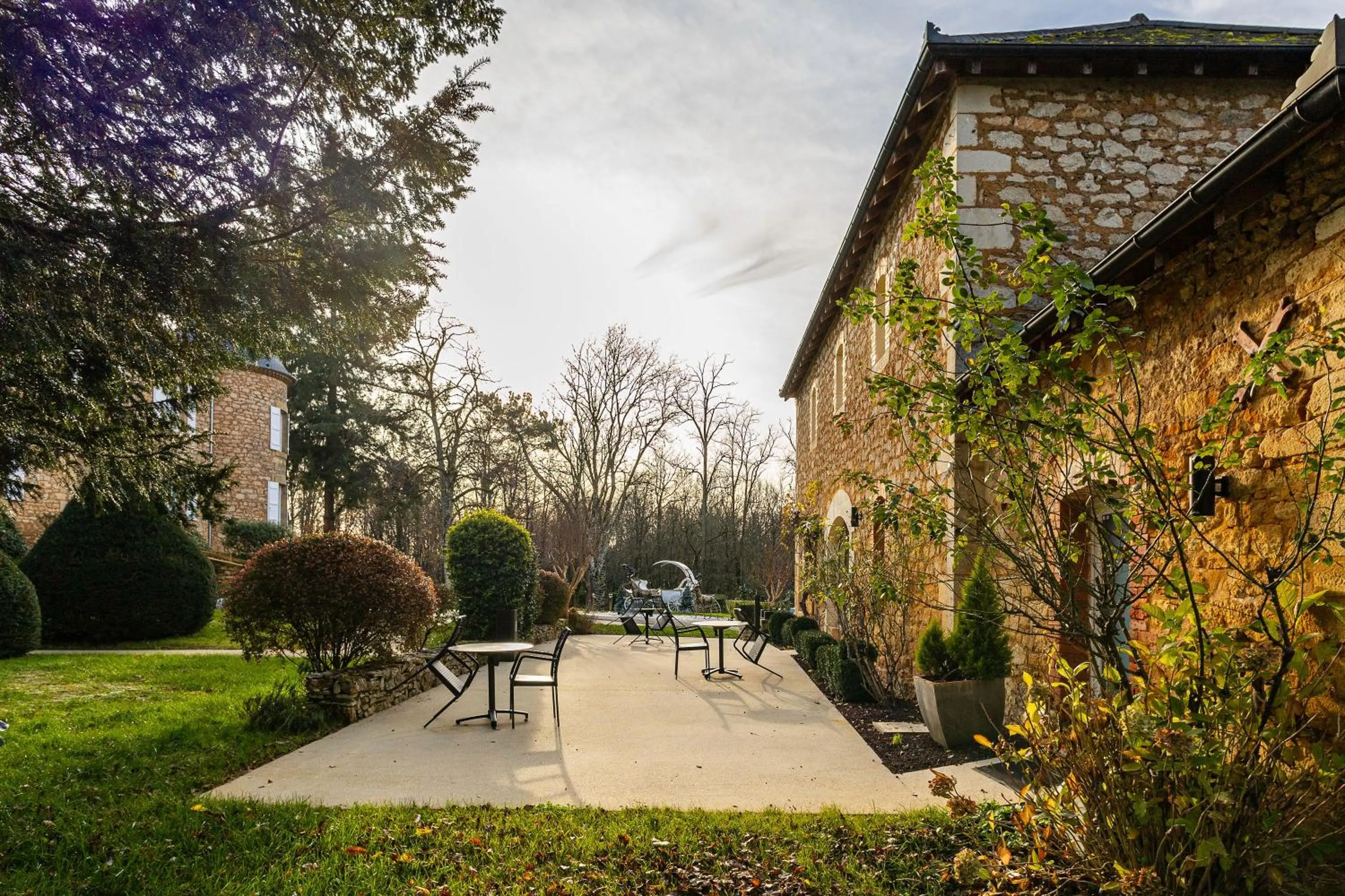 Property building in Château de Maraval