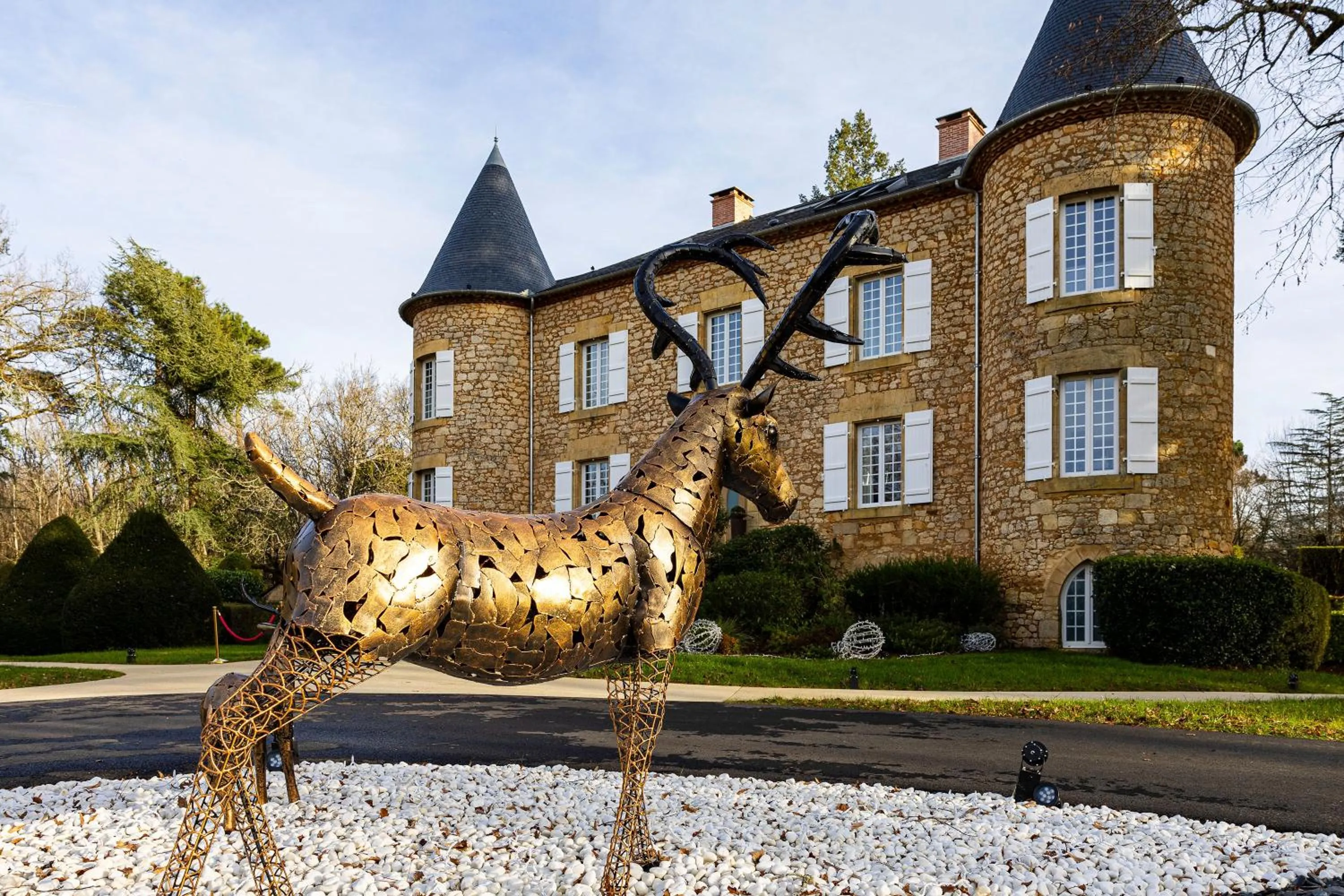 Property building in Château de Maraval