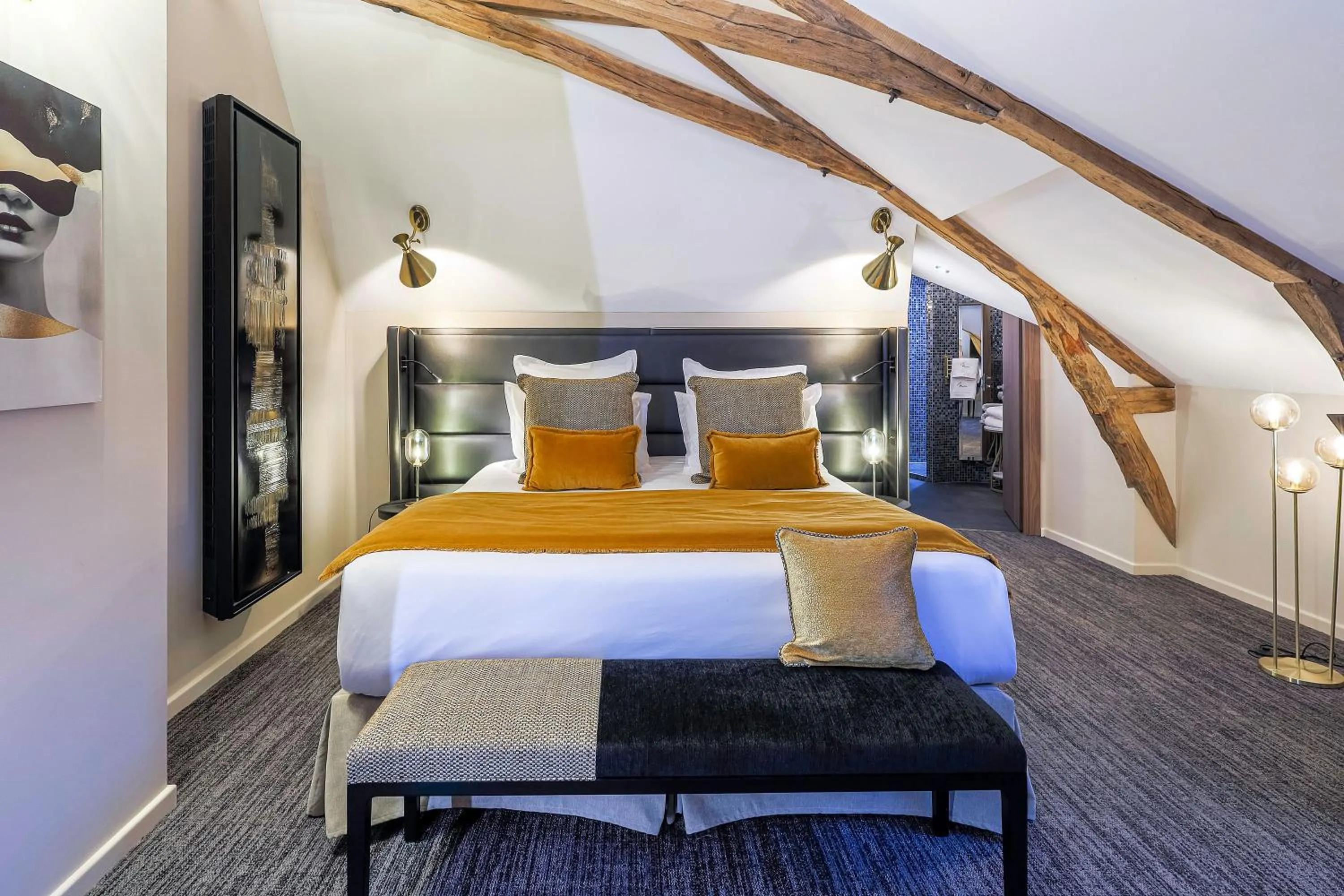 Bedroom, Bed in Château de Maraval