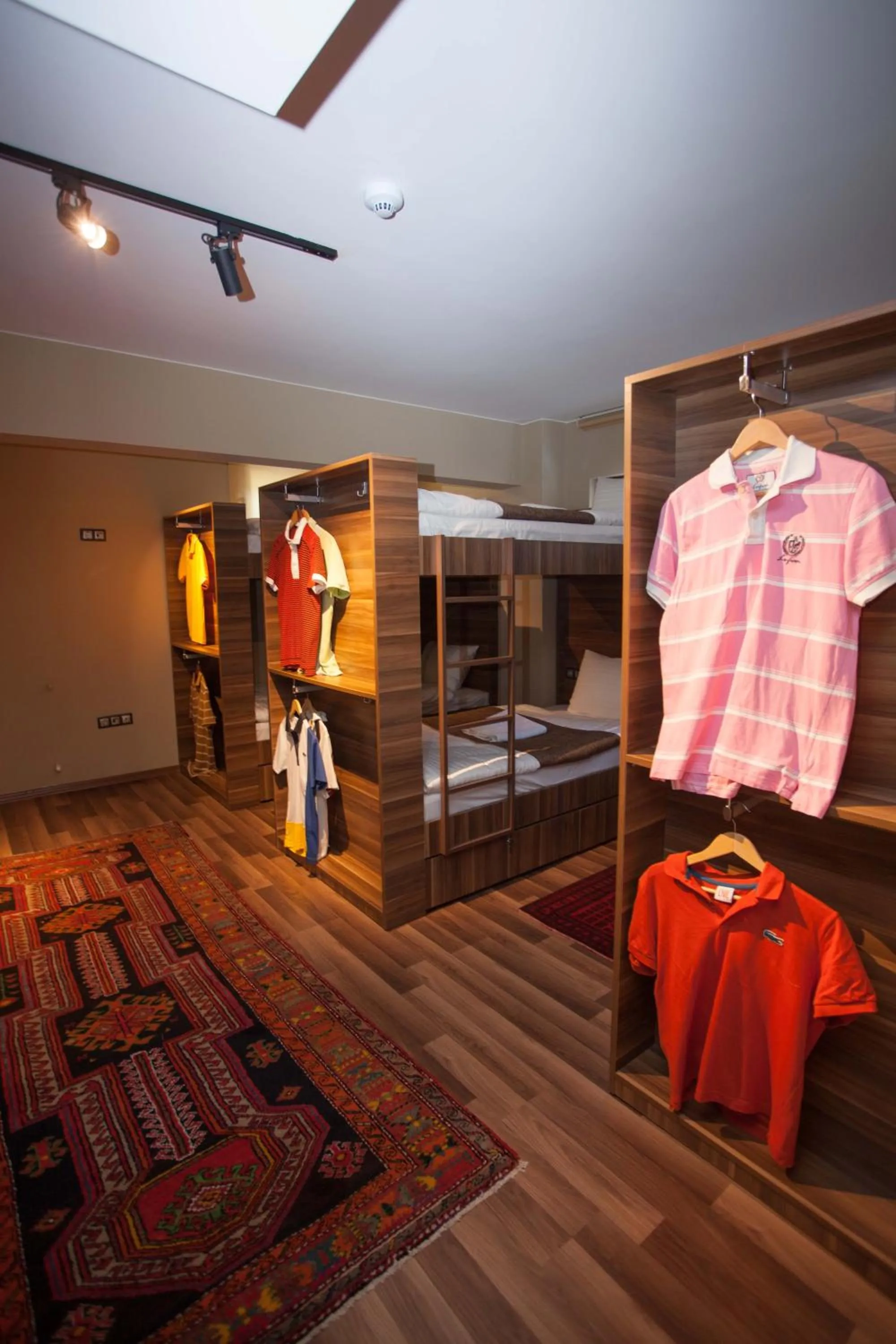 bunk bed in Juliet Rooms & Kitchen