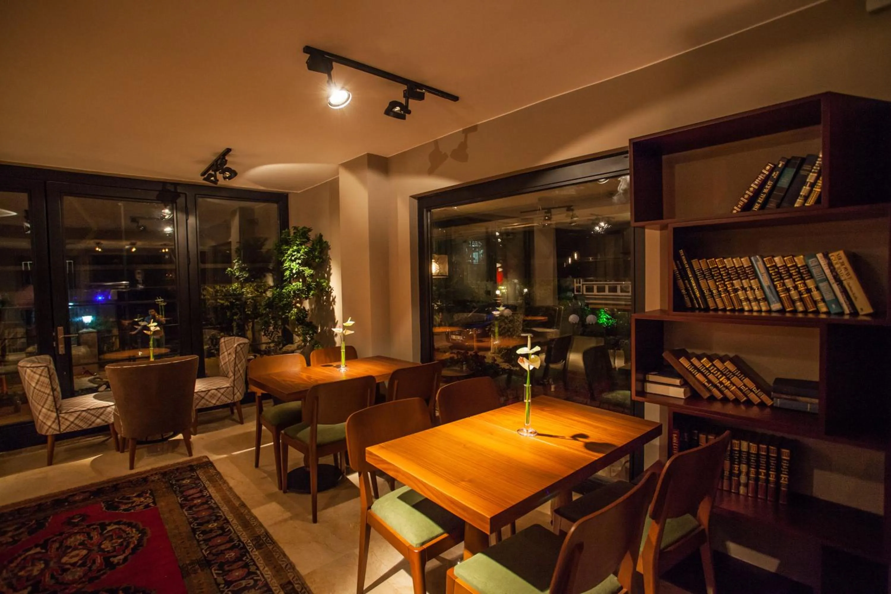 Restaurant/places to eat in Juliet Rooms & Kitchen