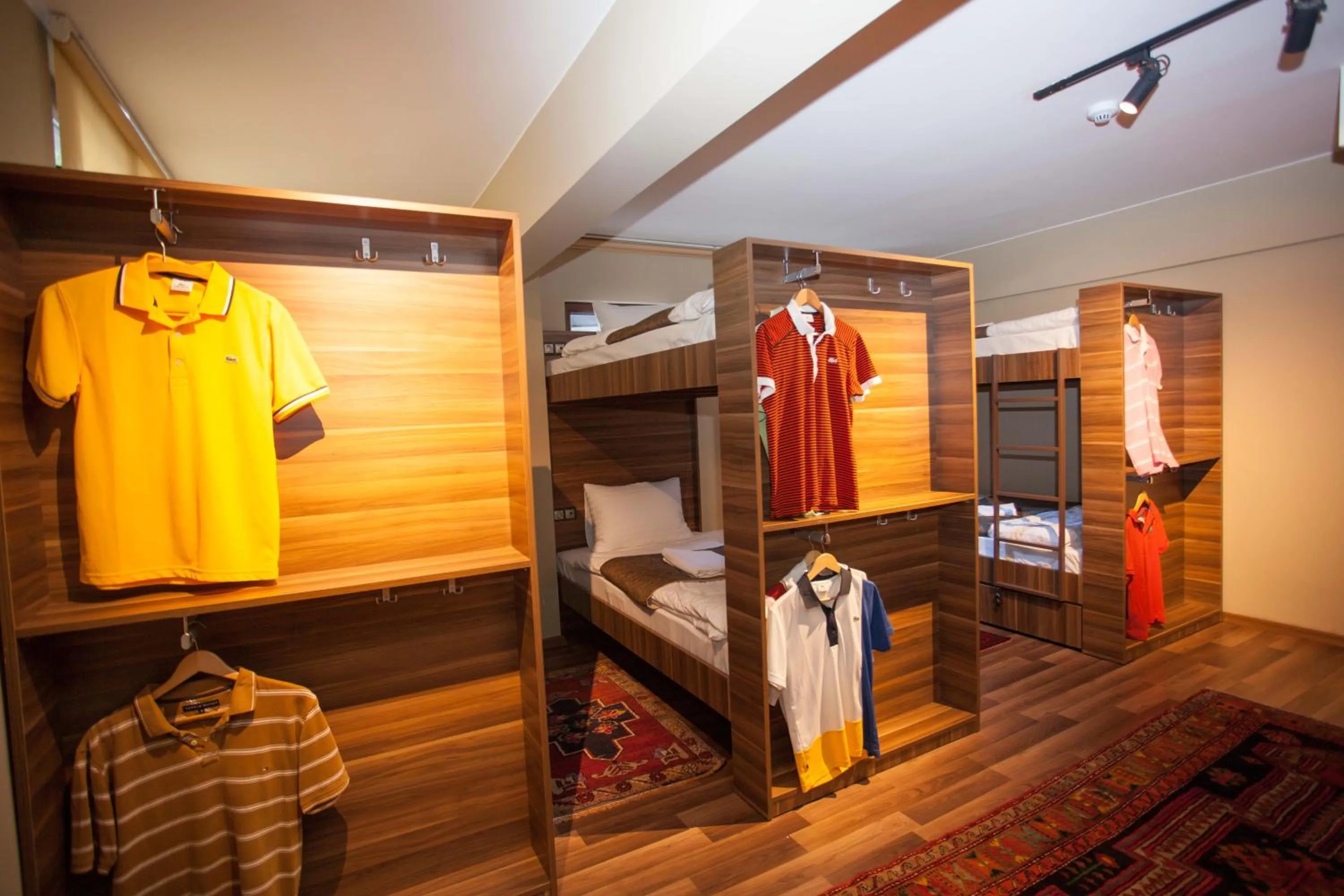 bunk bed in Juliet Rooms & Kitchen