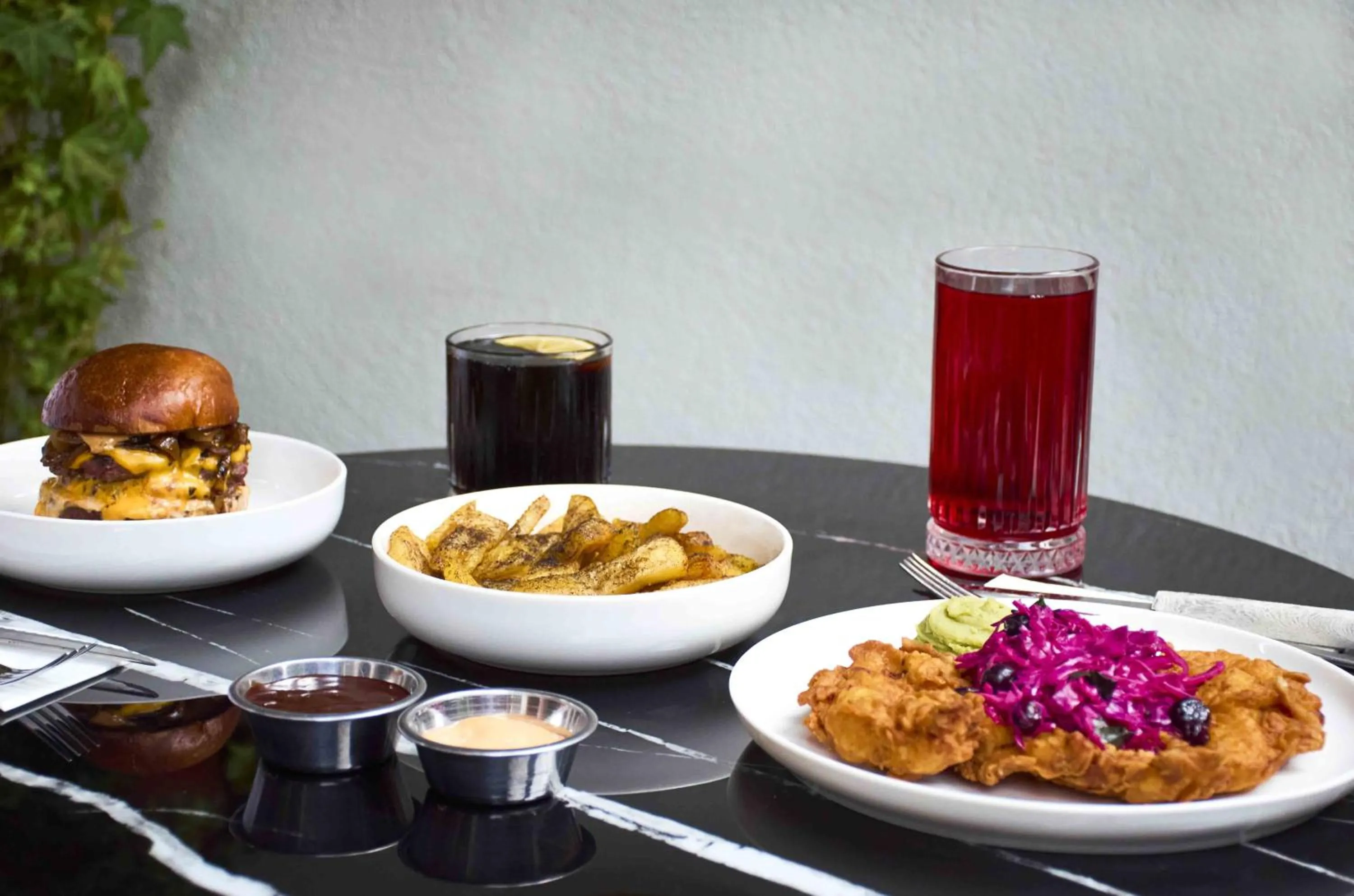 Restaurant/places to eat in Juliet Rooms & Kitchen