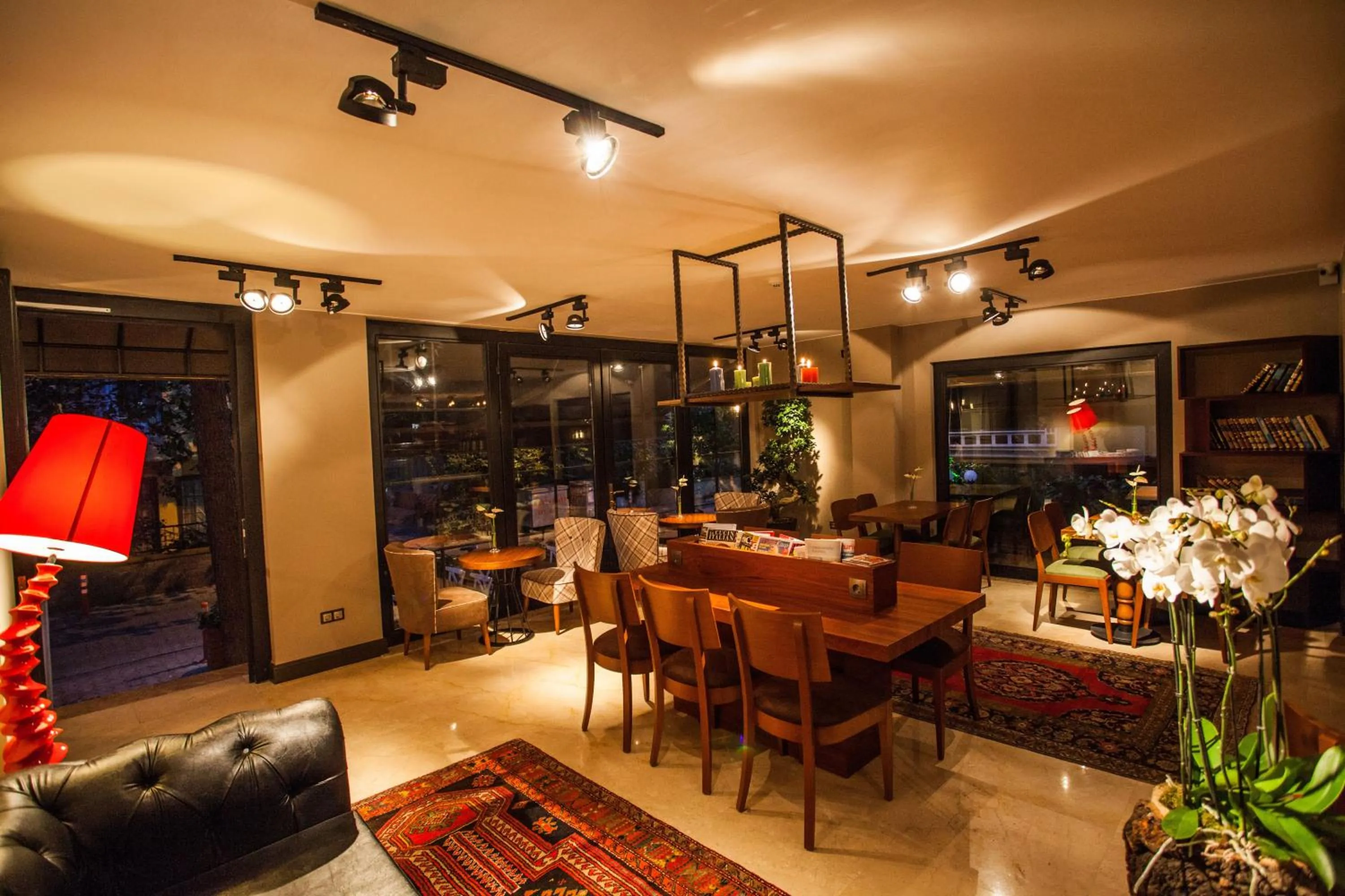 Restaurant/places to eat in Juliet Rooms & Kitchen