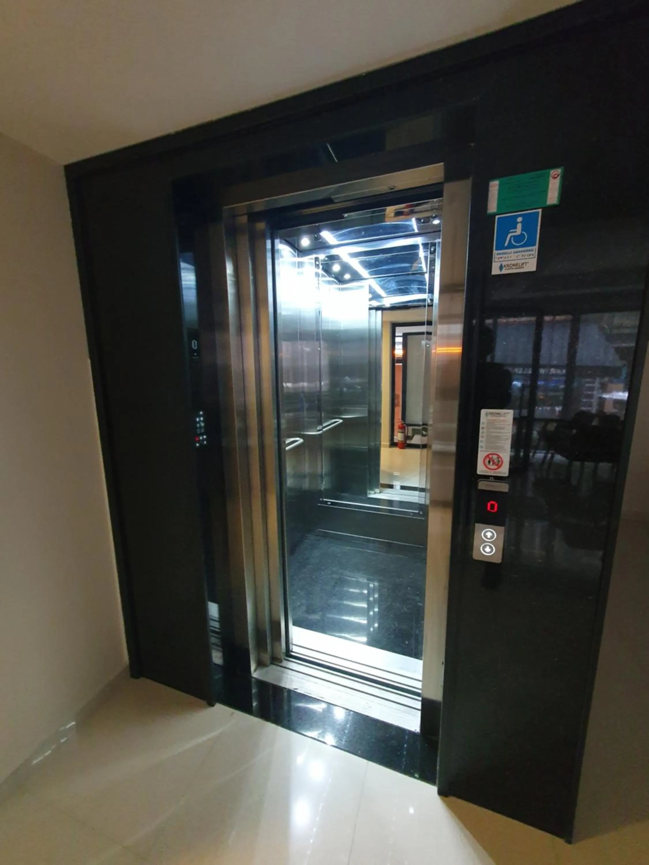 elevator in Hotel Esve Istanbul