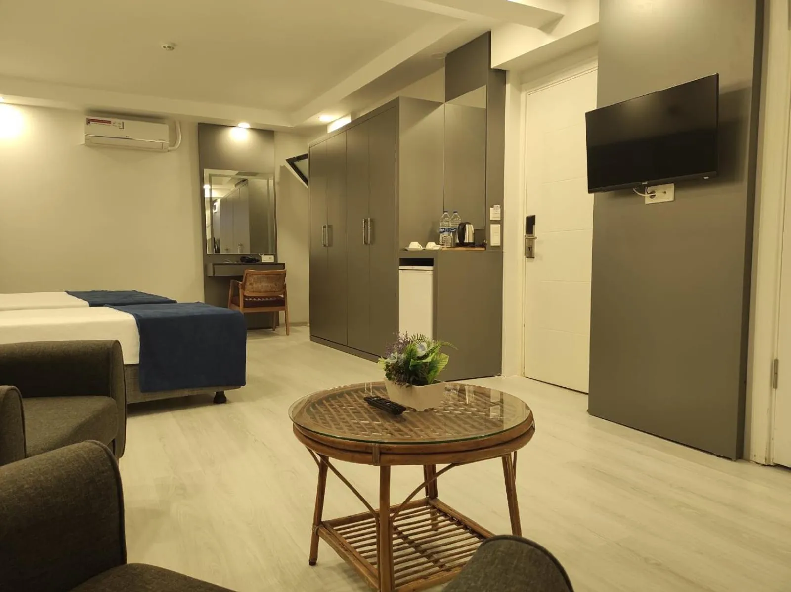 Photo of the whole room, Bed in Hotel Esve Istanbul