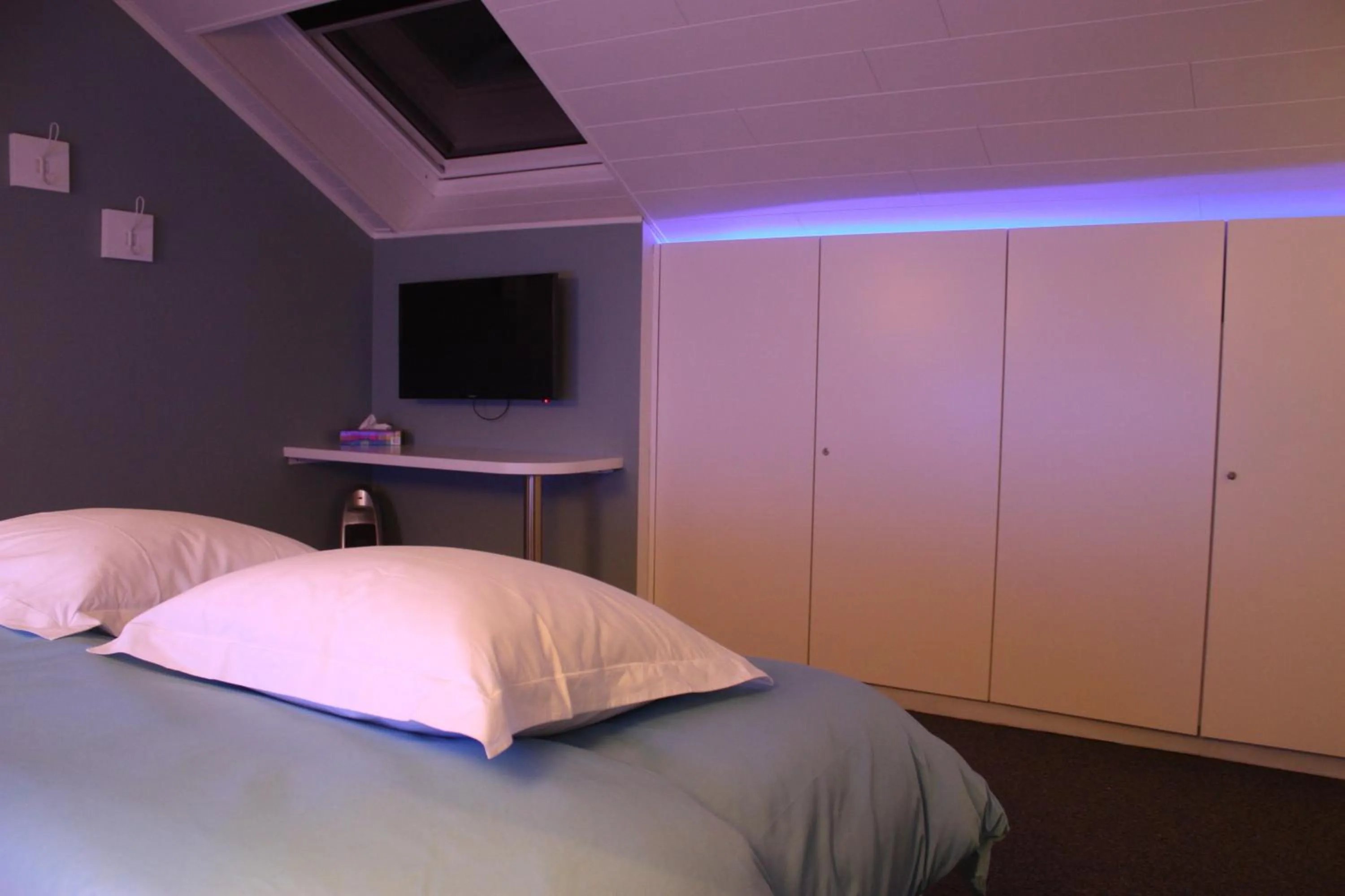 Decorative detail, Bed in B&B Au coin des sources