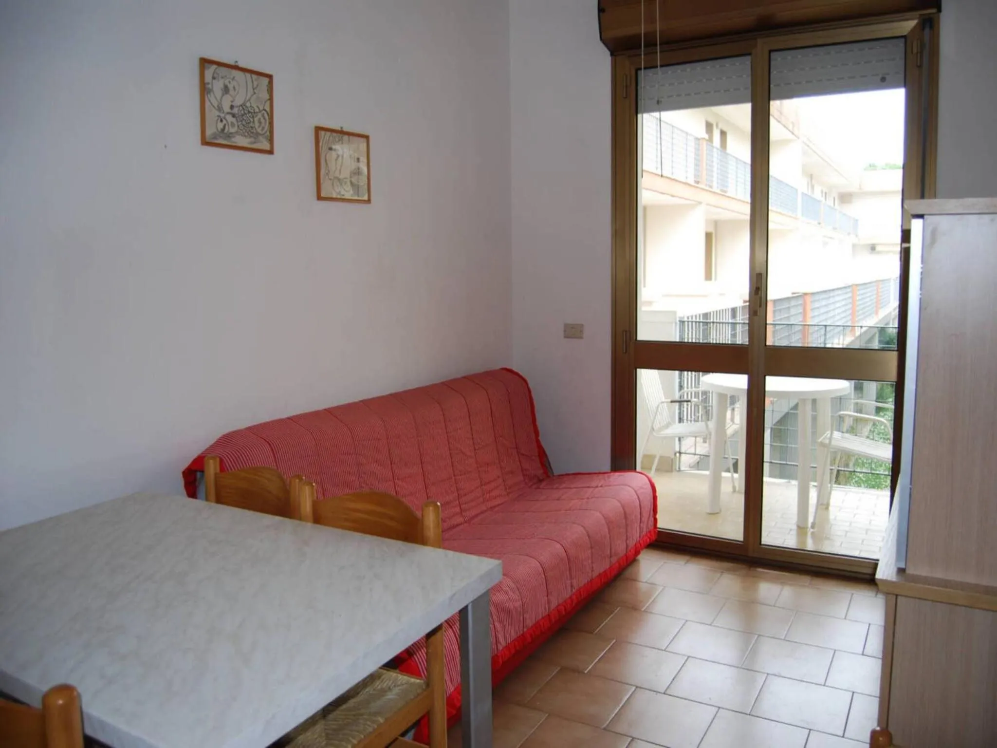 Lovely flat just 400mt from the sea