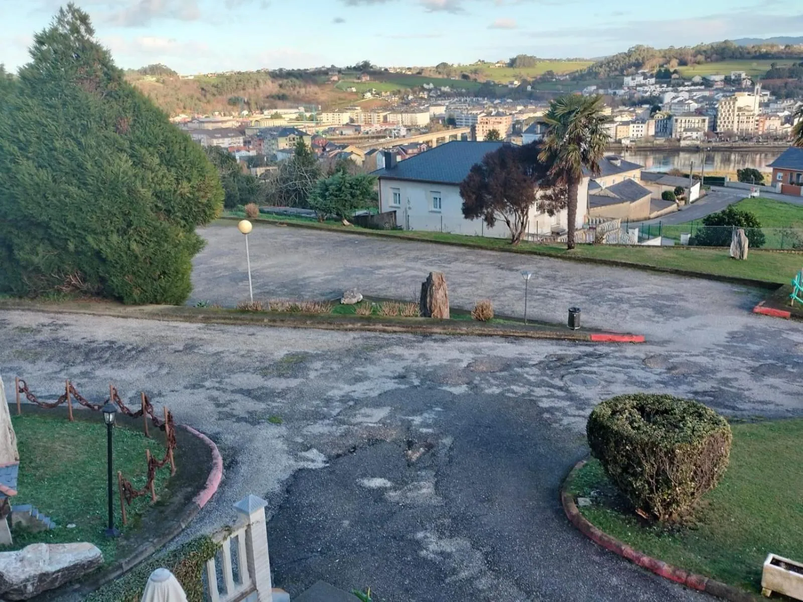 Parking in Hotel Capellan