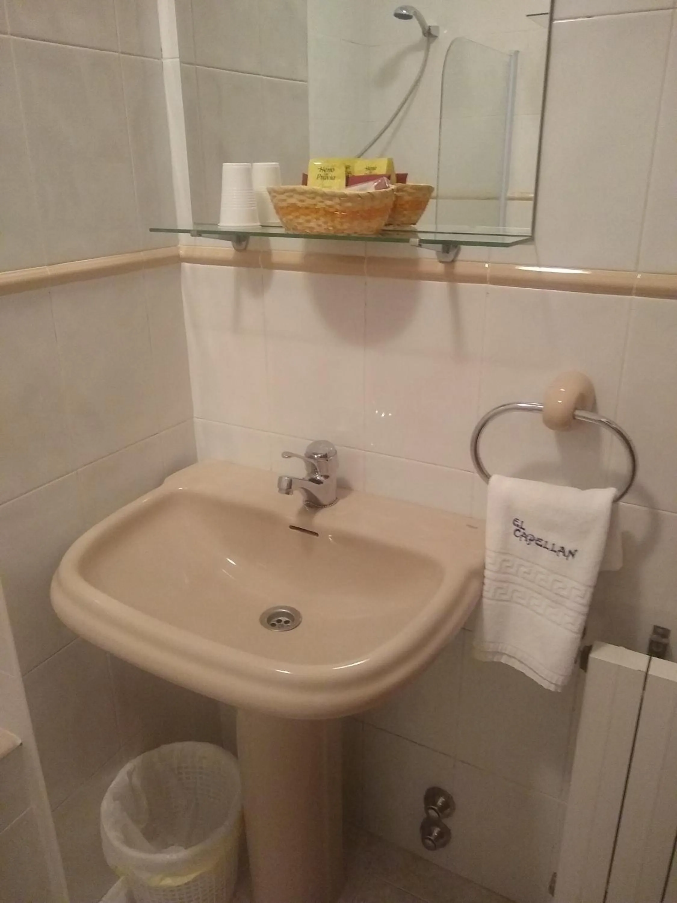 Bathroom in Hotel Capellan