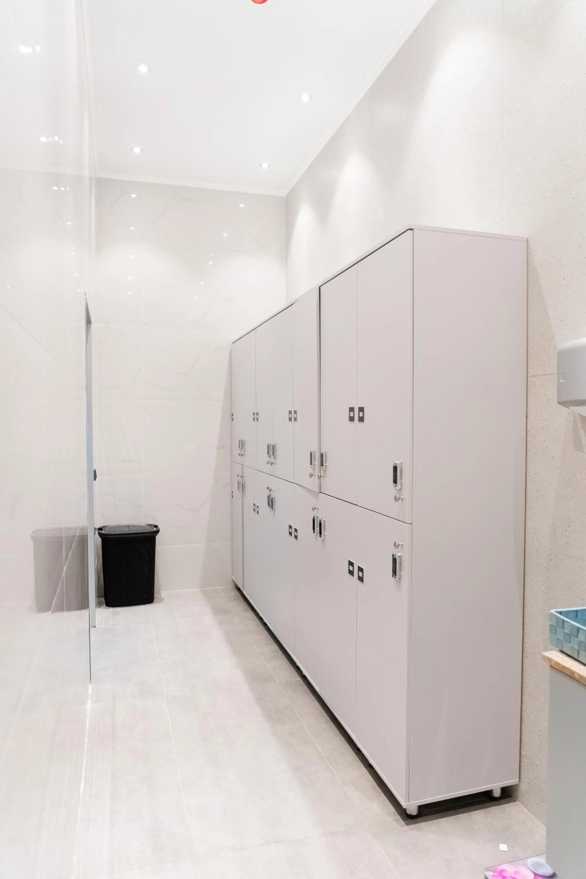 microwave in Park Dedeman Almaty