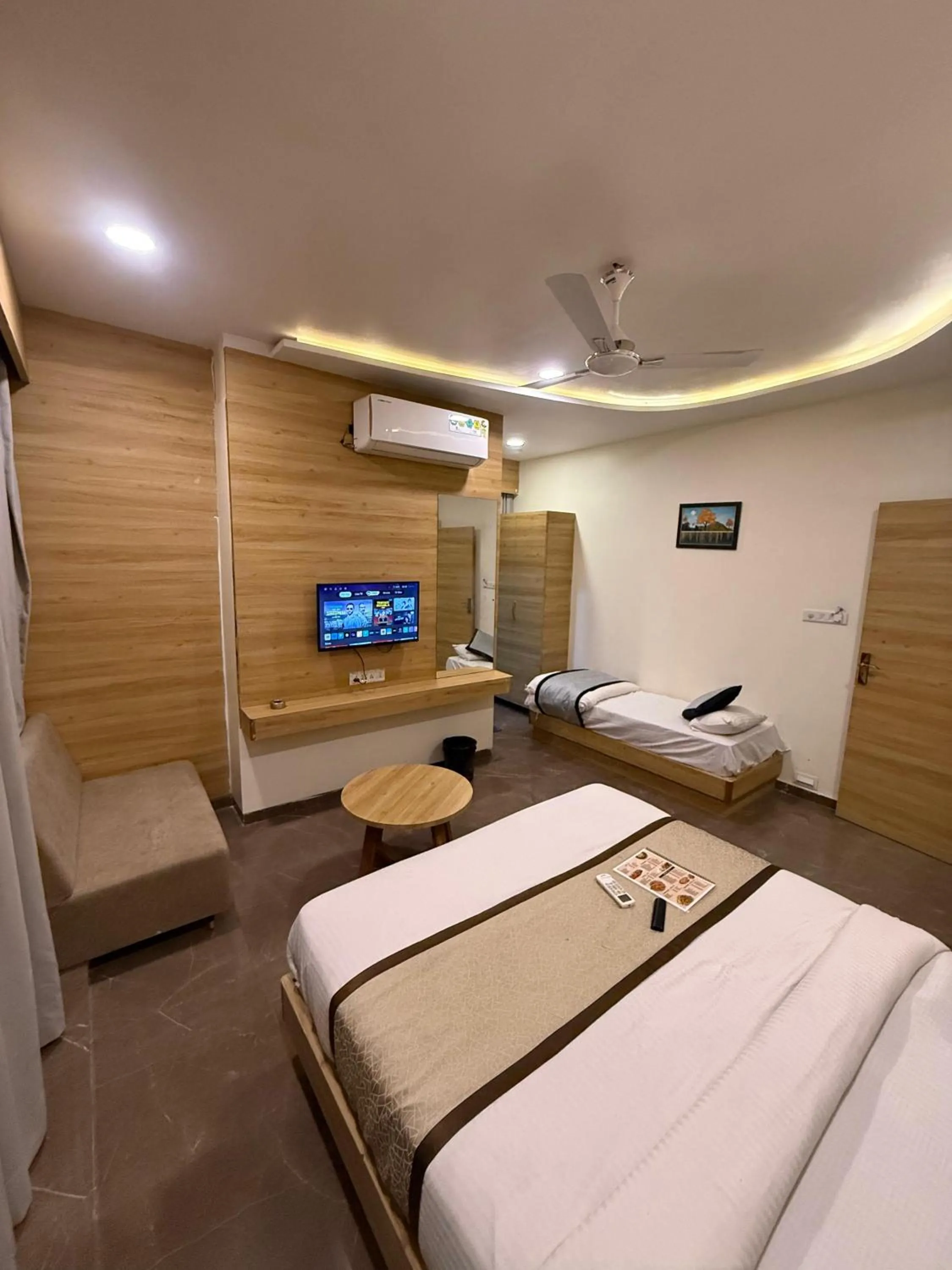 Bed in Hotel Krish villa