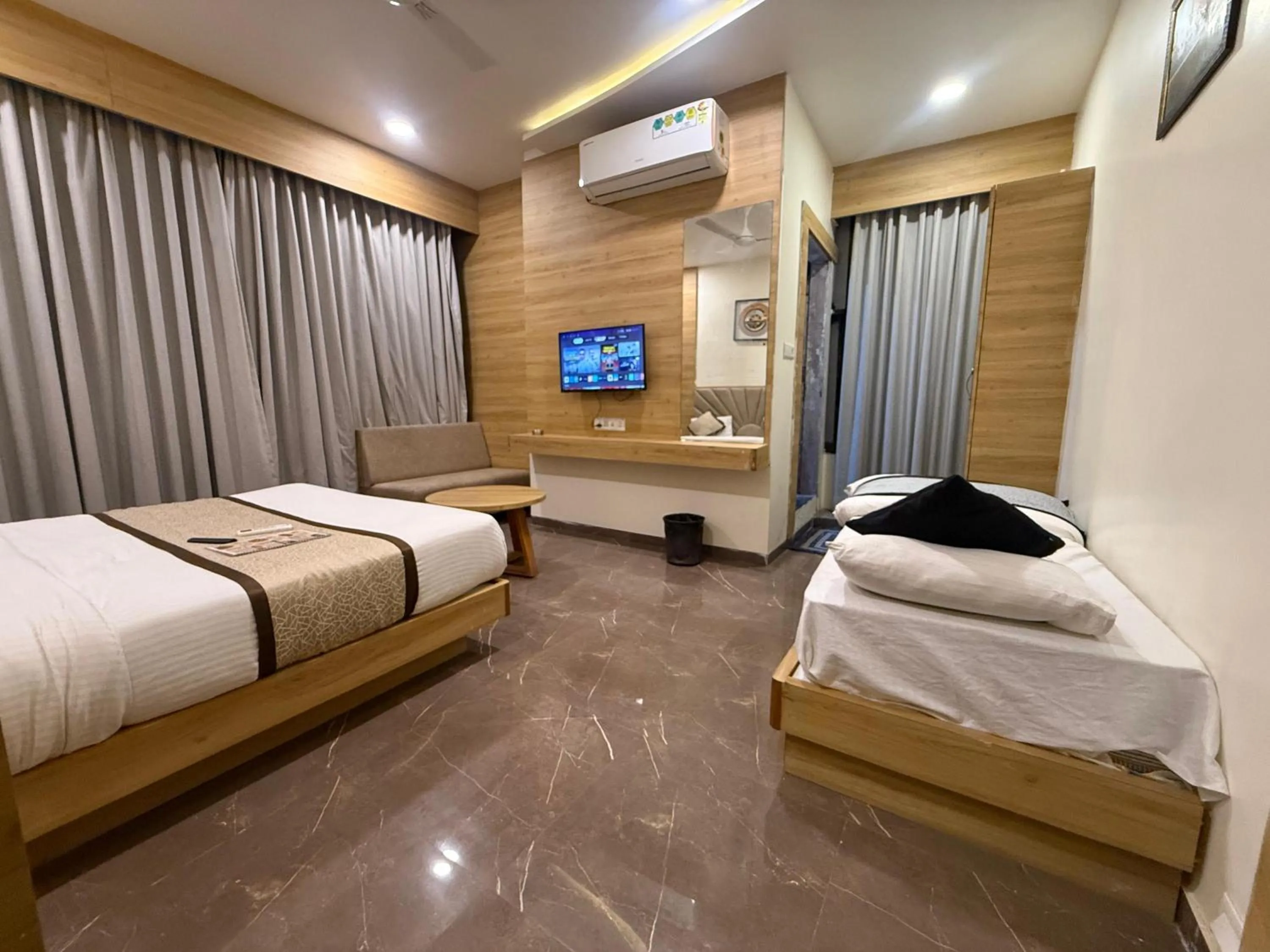 Bed in Hotel Krish villa