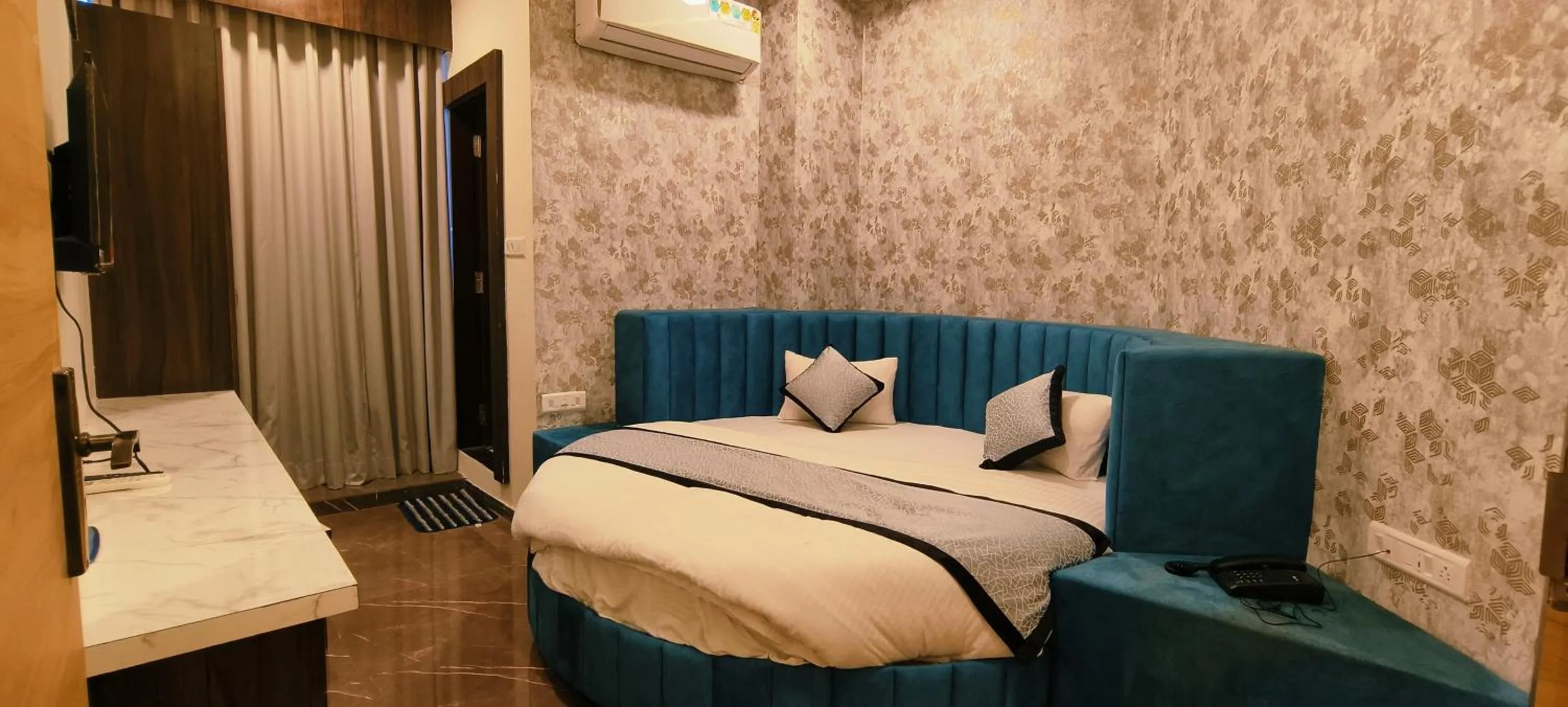 Bed in Hotel Krish villa