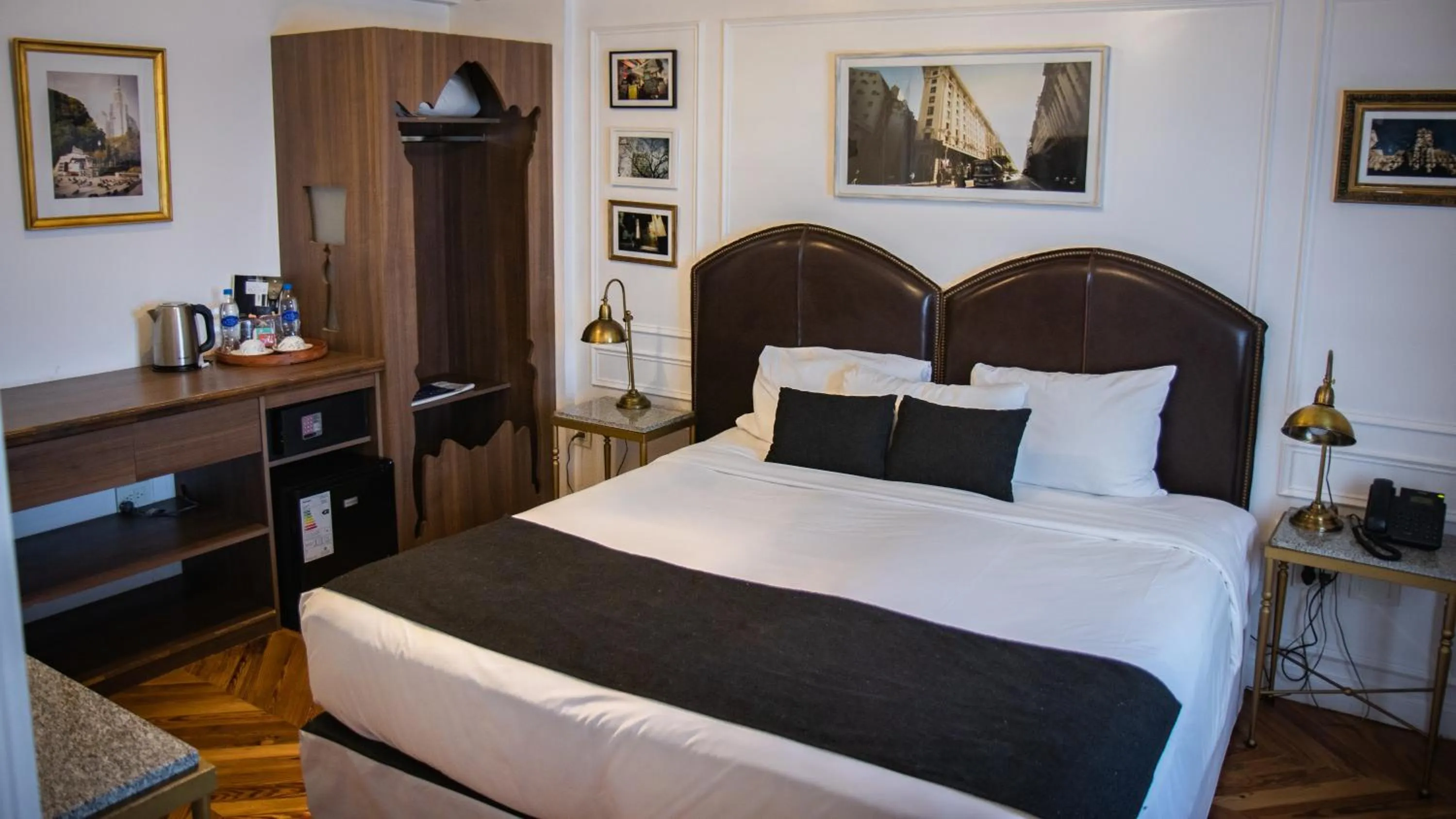 Bed in Hotel Clasico