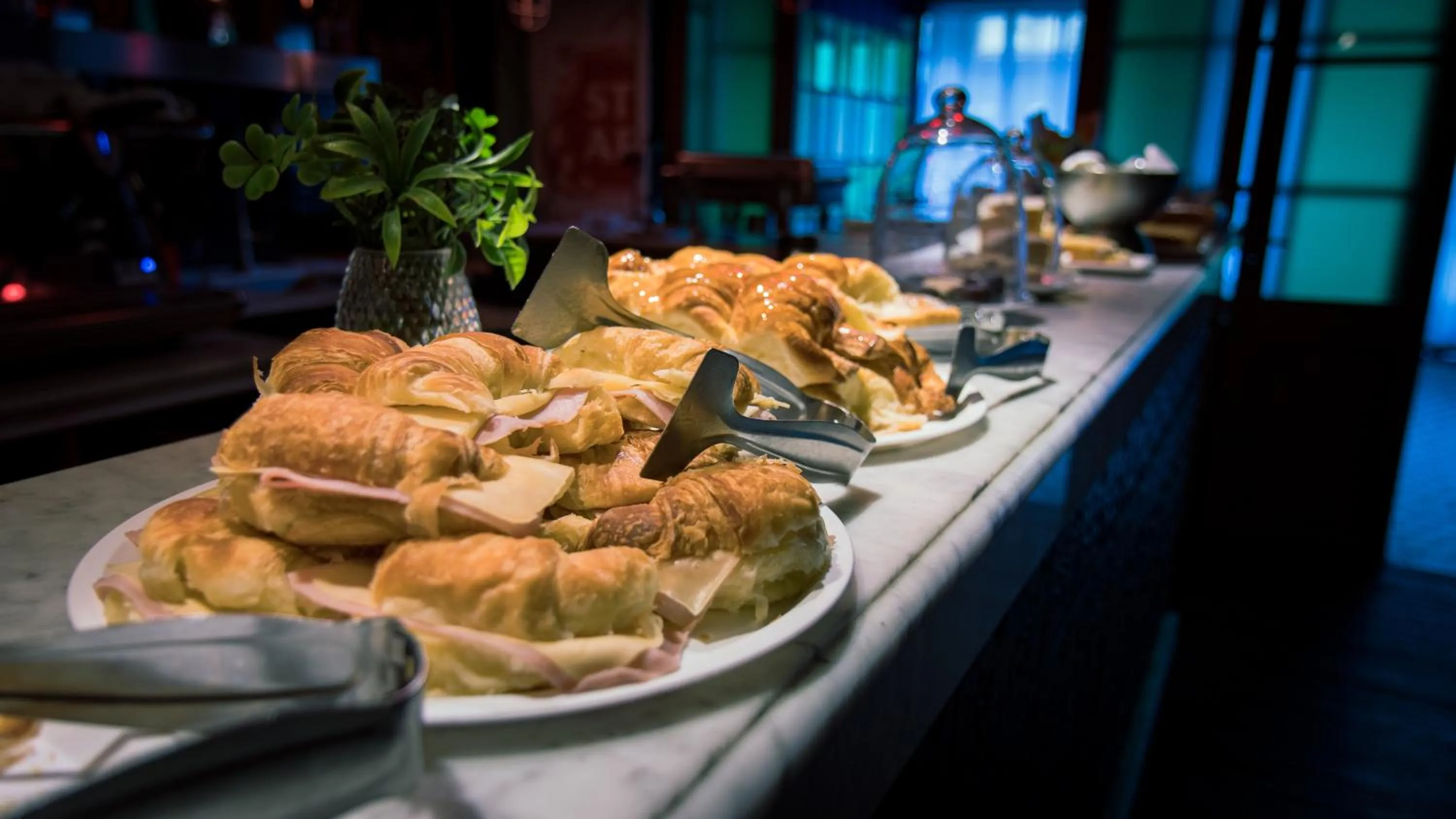 Buffet breakfast in Hotel Clasico