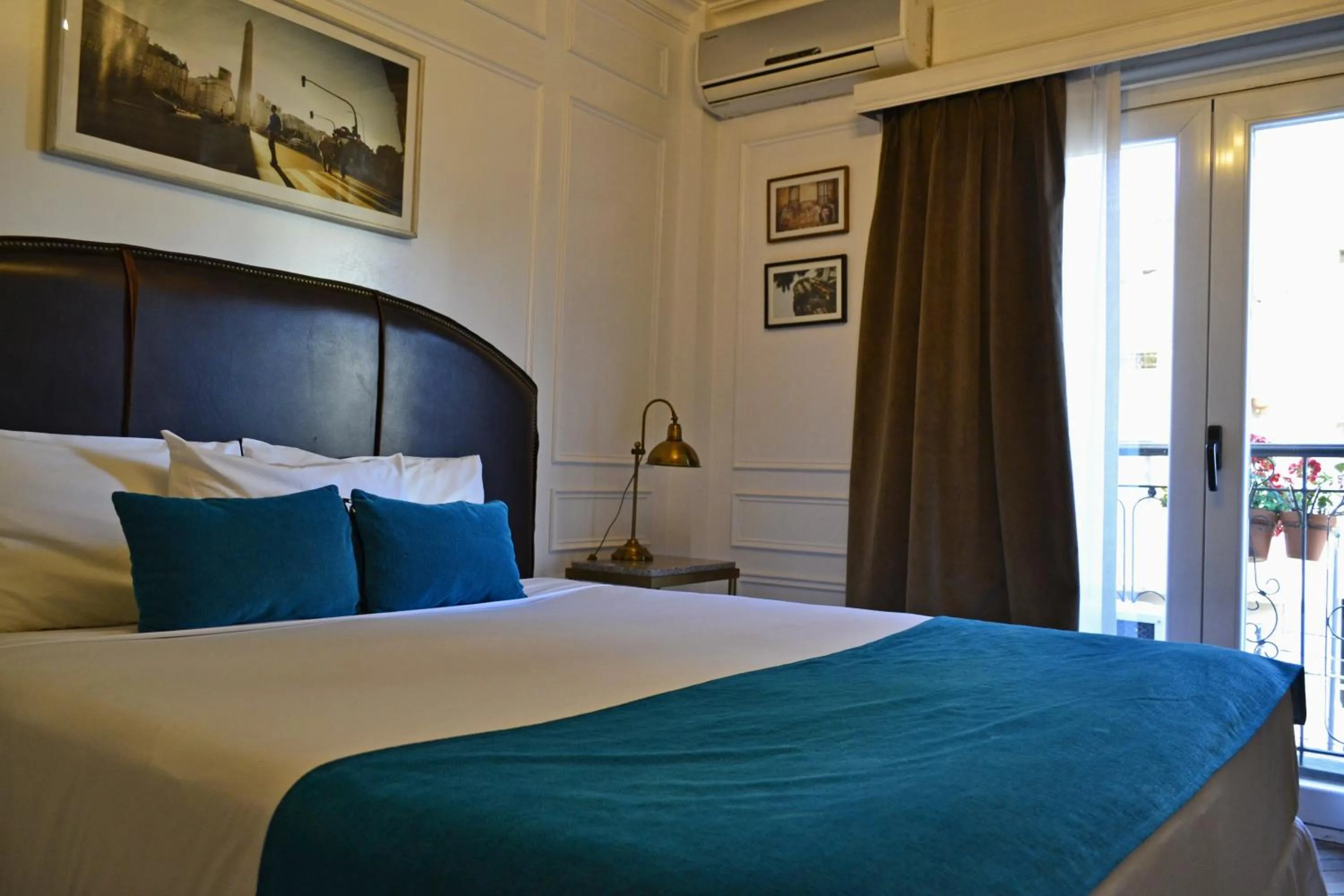 Bed in Hotel Clasico