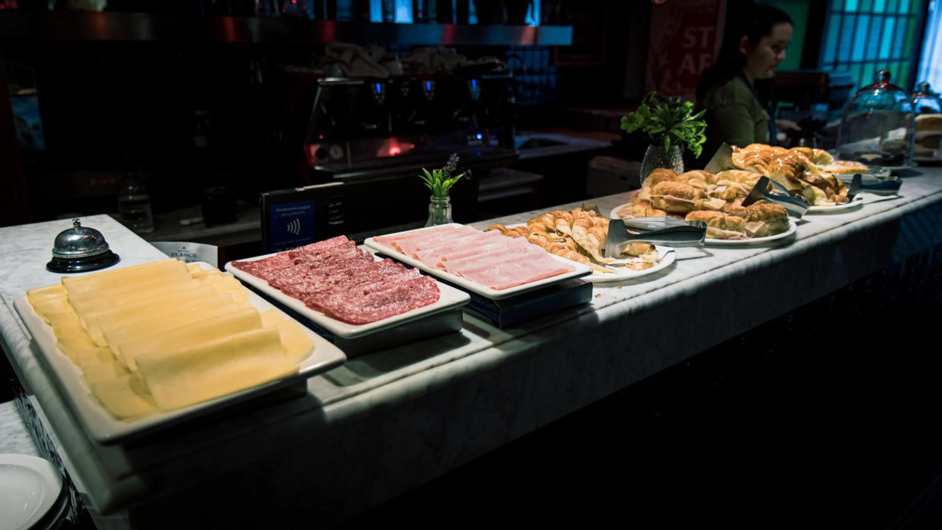 Buffet breakfast in Hotel Clasico
