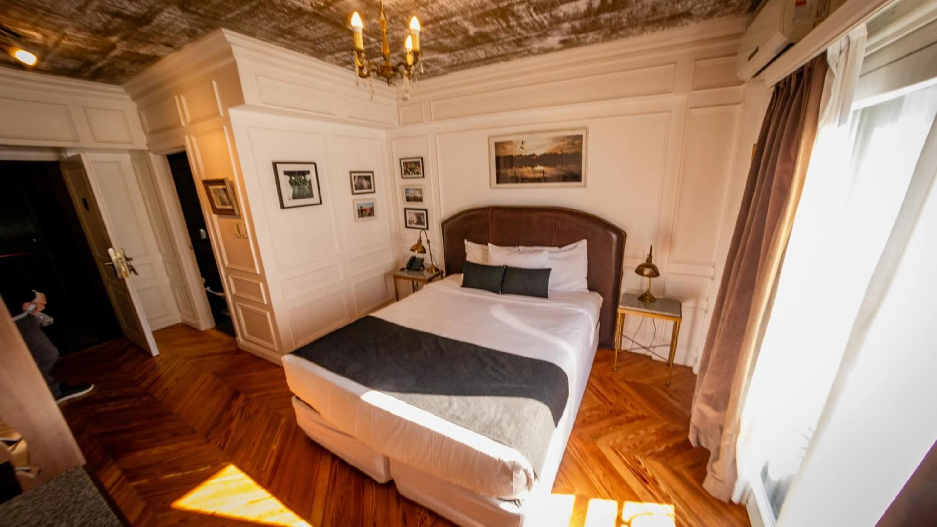 Photo of the whole room, Bed in Hotel Clasico