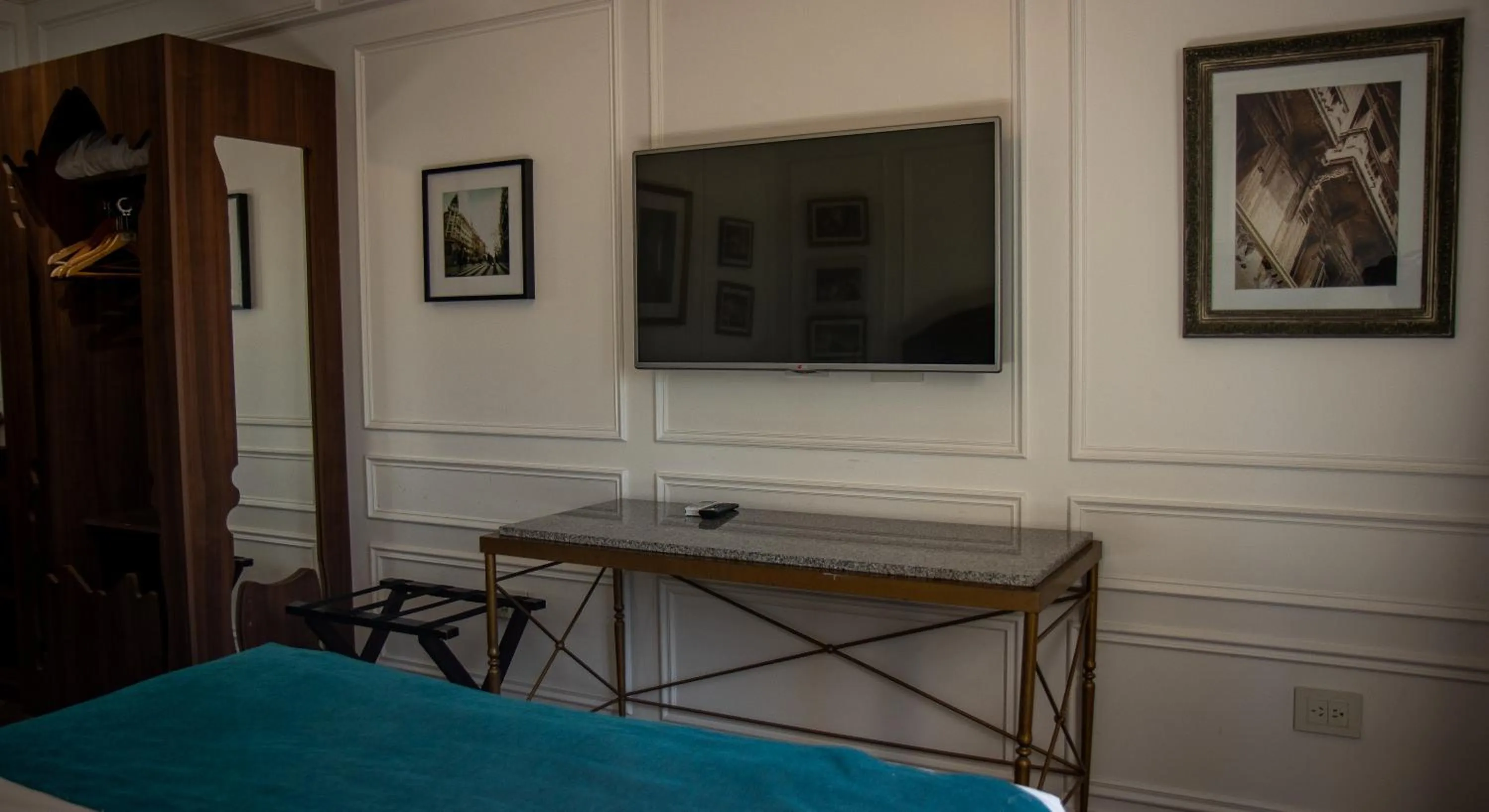 TV and multimedia in Hotel Clasico