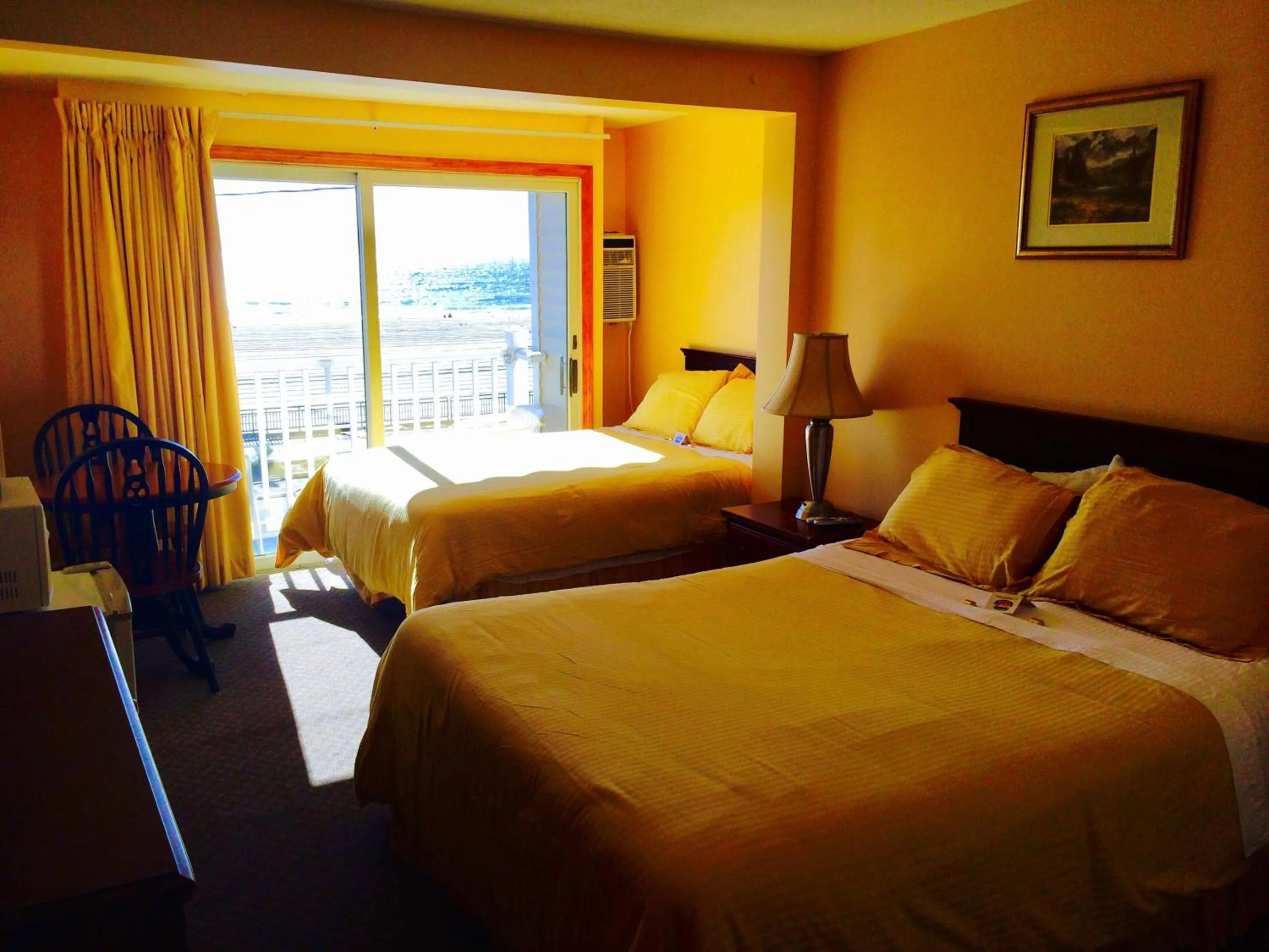 Bed in The Moulton Hotel