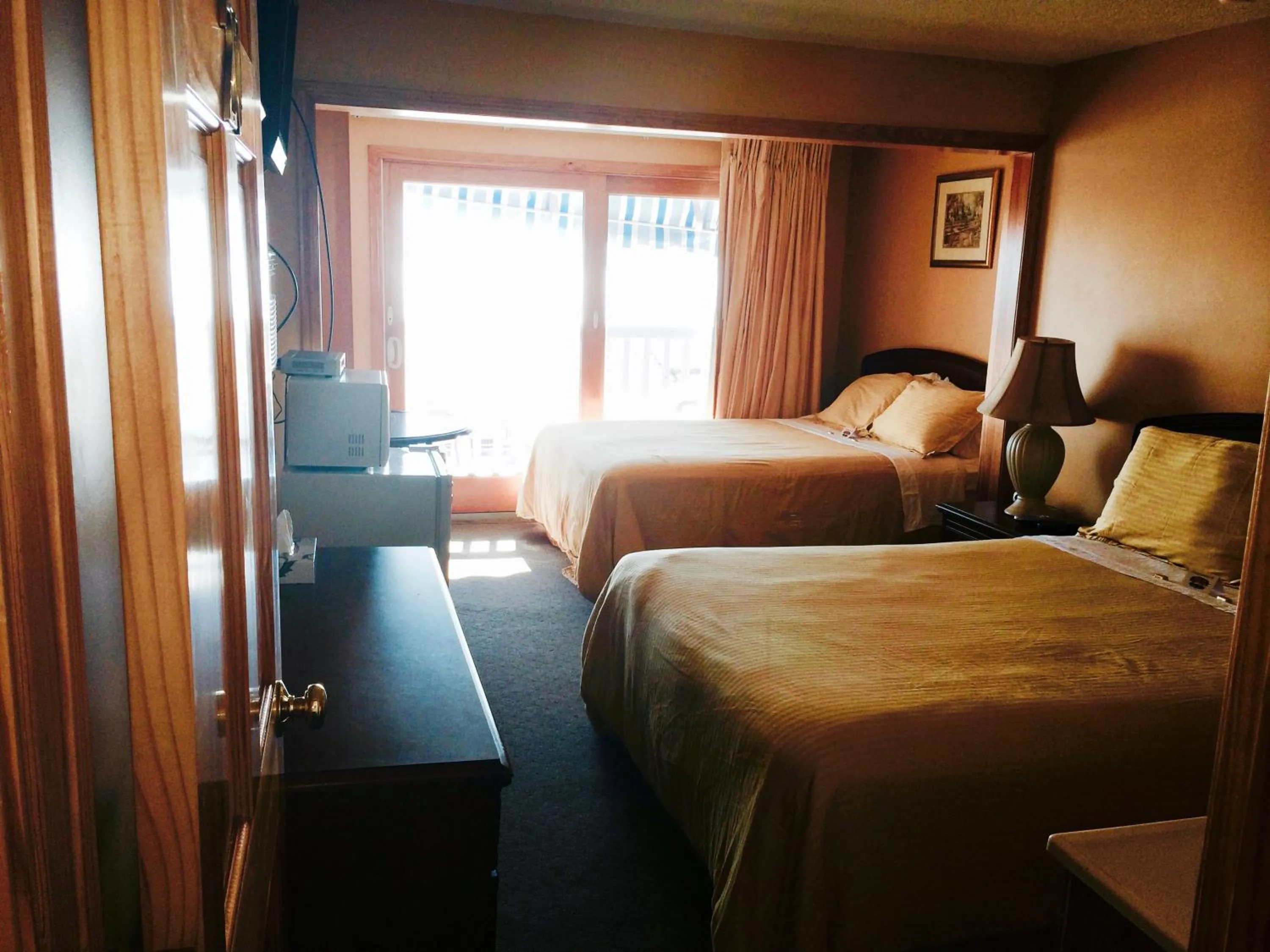 Bed in The Moulton Hotel