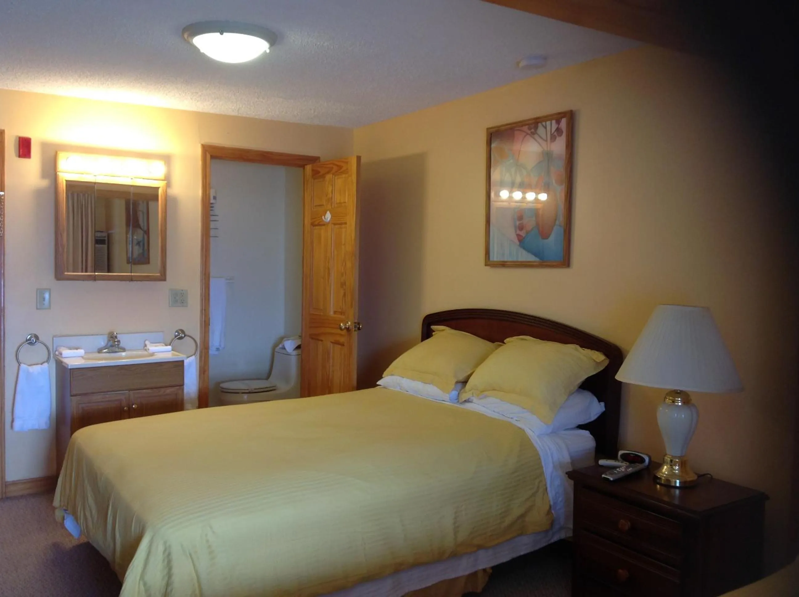 Bed in The Moulton Hotel