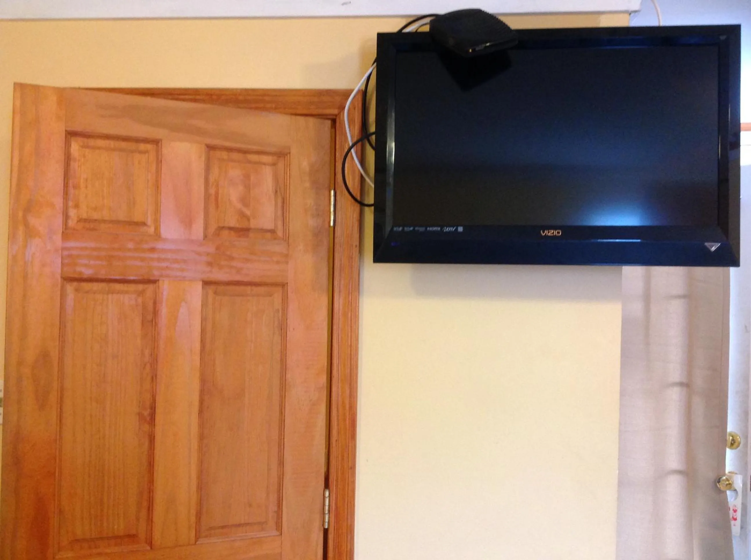 TV and multimedia in The Moulton Hotel