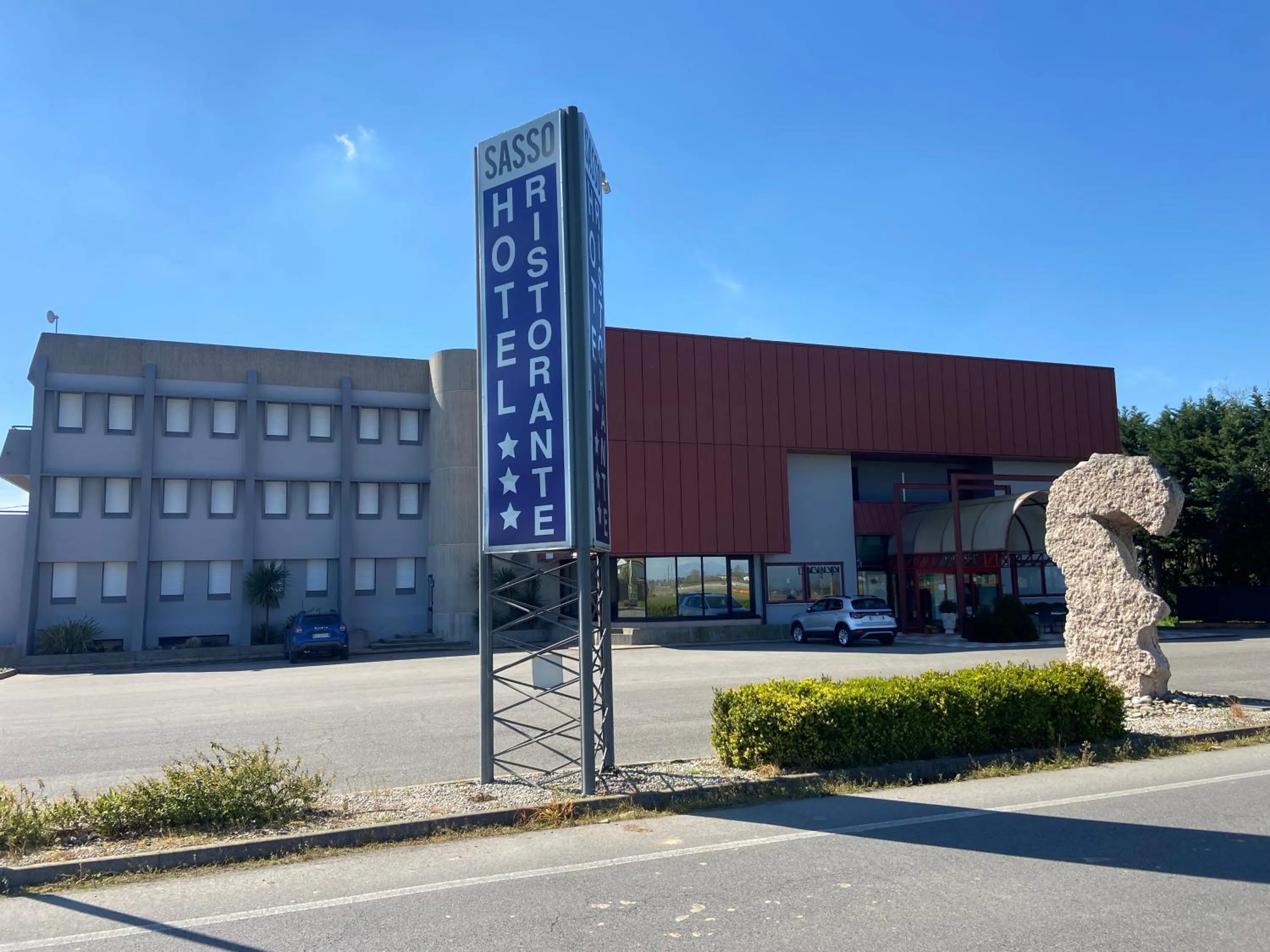 Property building in Hotel Ristorante SASSO